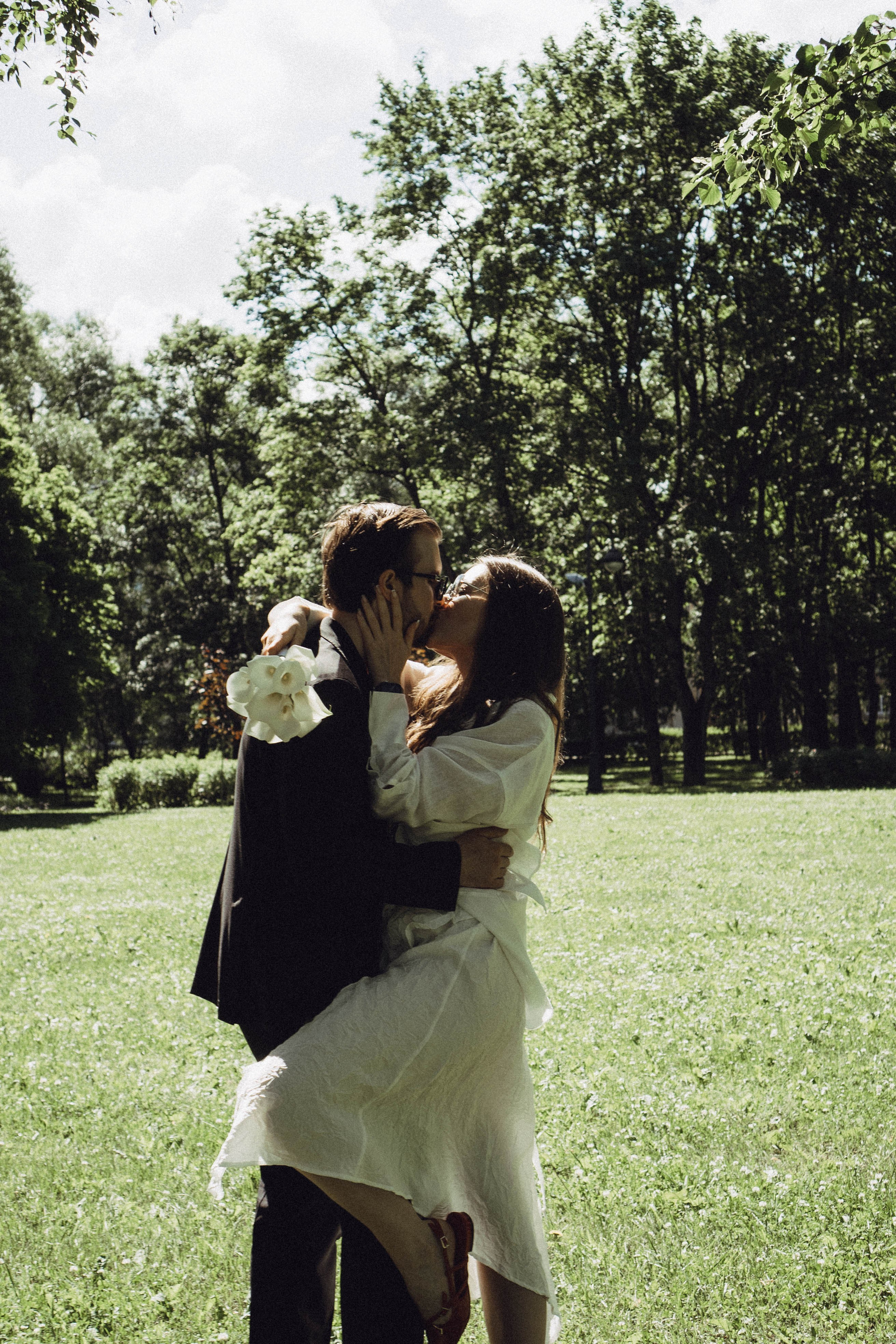 СВАДЕБНАЯ СЬЕМКА В ПАРКЕ ПОБЕДЫ И ПРОГУЛКА ПО МОСКОВСКОМУ ПРОСПЕКТУ. Профессиональный фотограф, Санкт-Петербург — Виктория Богомолова