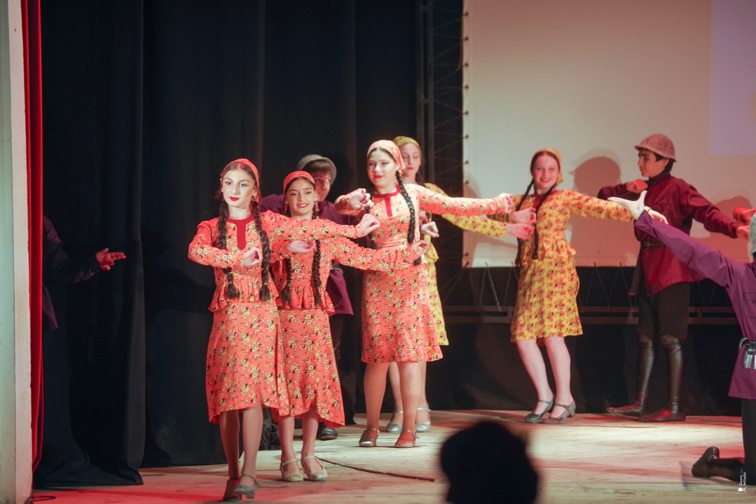 Танцы в прекрасном Они. Портретный фотограф Денис Милютин