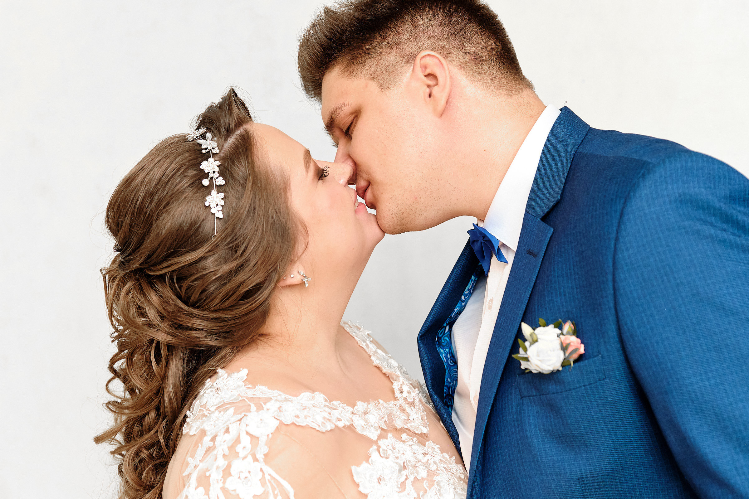 Свадебная фотосессия Романа и Антонины. Профессиональный фотограф в Екатеринбурге Юра Сахар