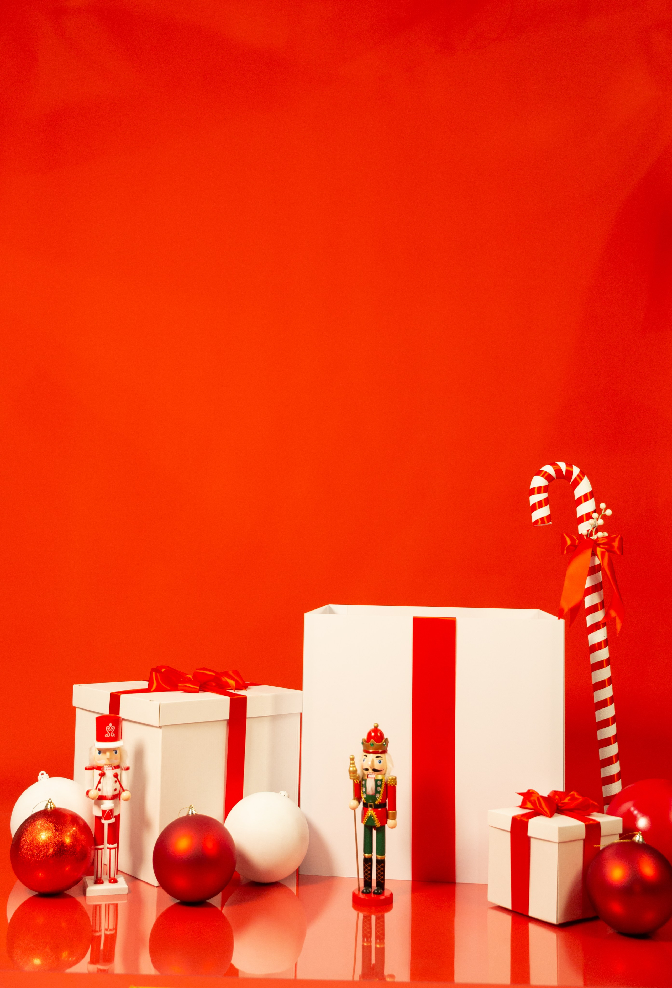 Локация «Новогодний подарок». Фотостудия Алматы. Семейная и детская фотостудия Family studio.Фотограф Алматы