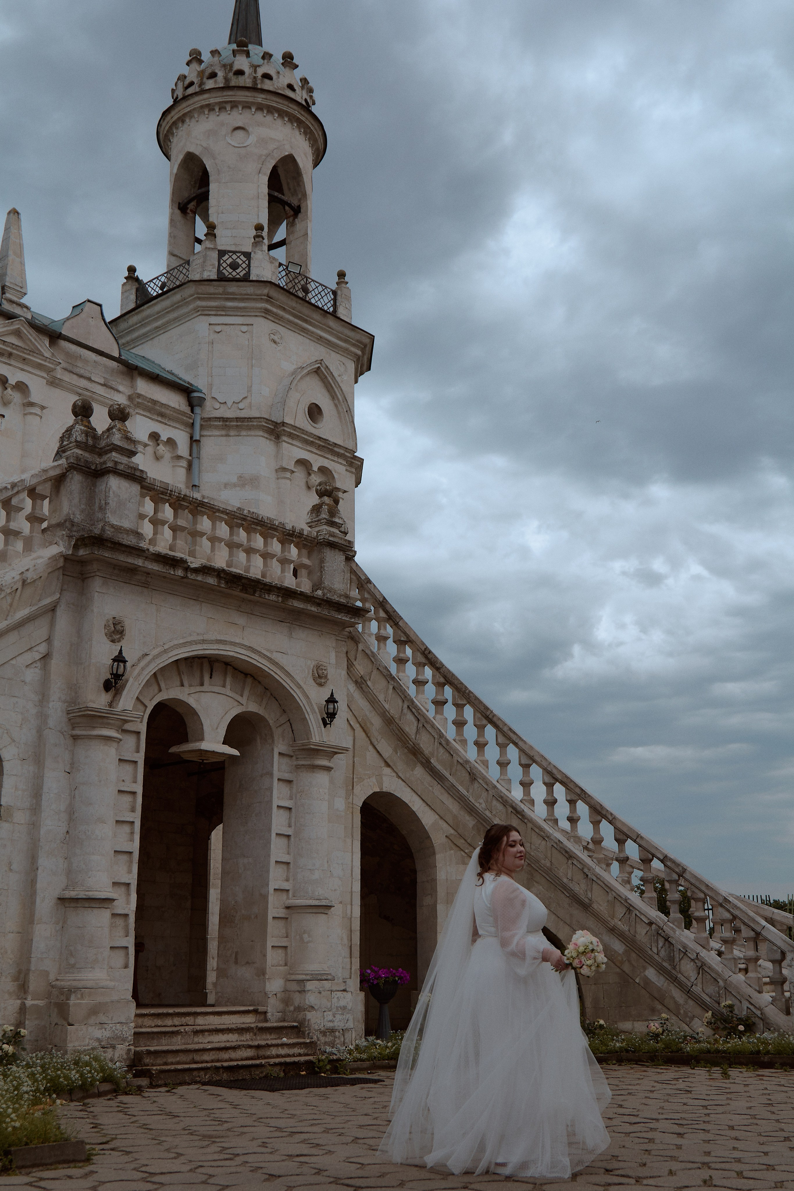 Виктория и Даниэль. Владимирский храм. Фотограф лавстори Москва/МО Приятелева Ангелина