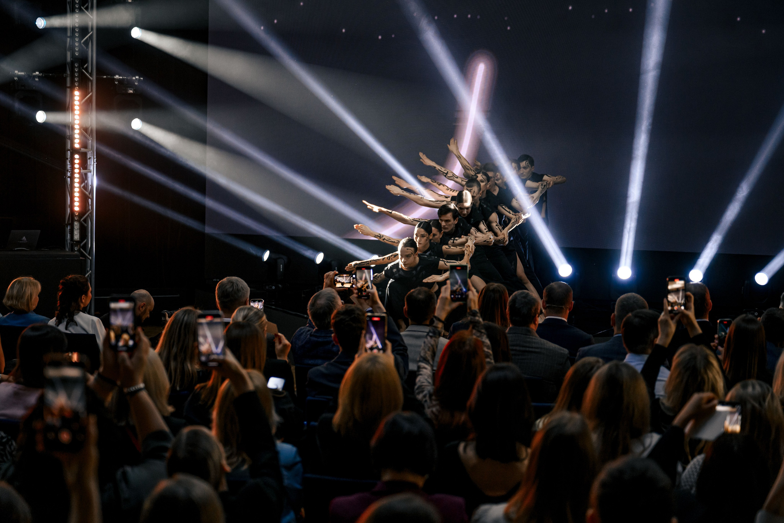 Атлас Девелопмент. Максим Комаров — Профессиональный фотограф