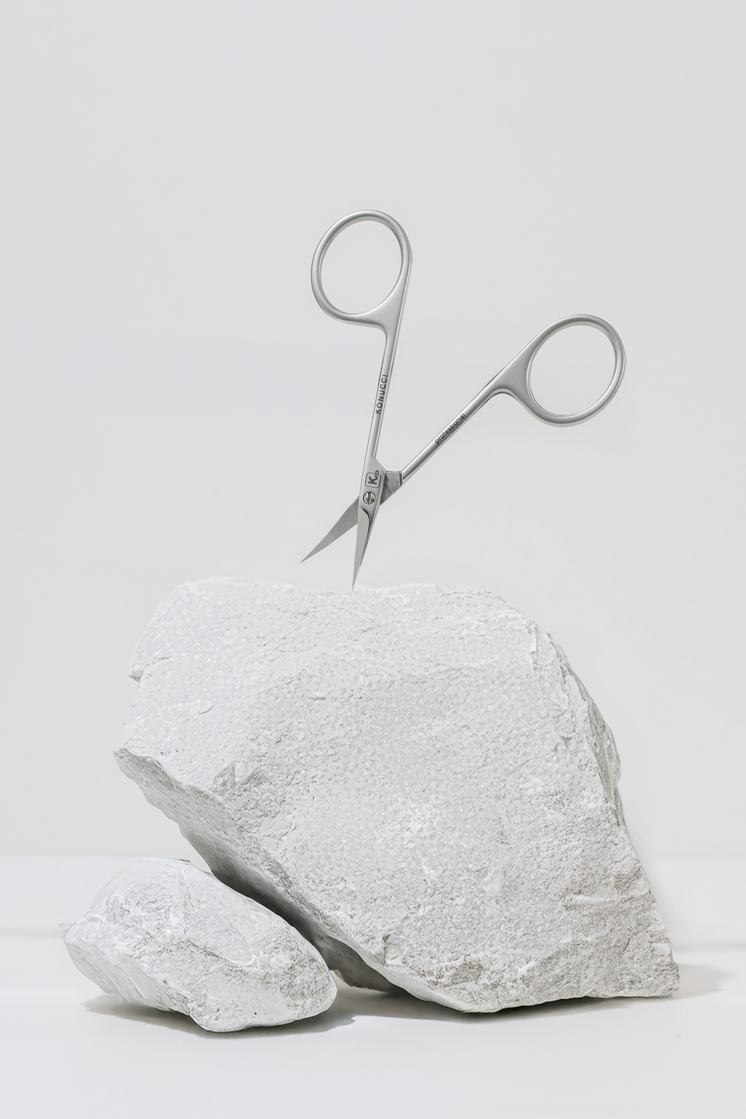 Ножницы для маникюра. Руденко Дарья предметный фотограф, Москва