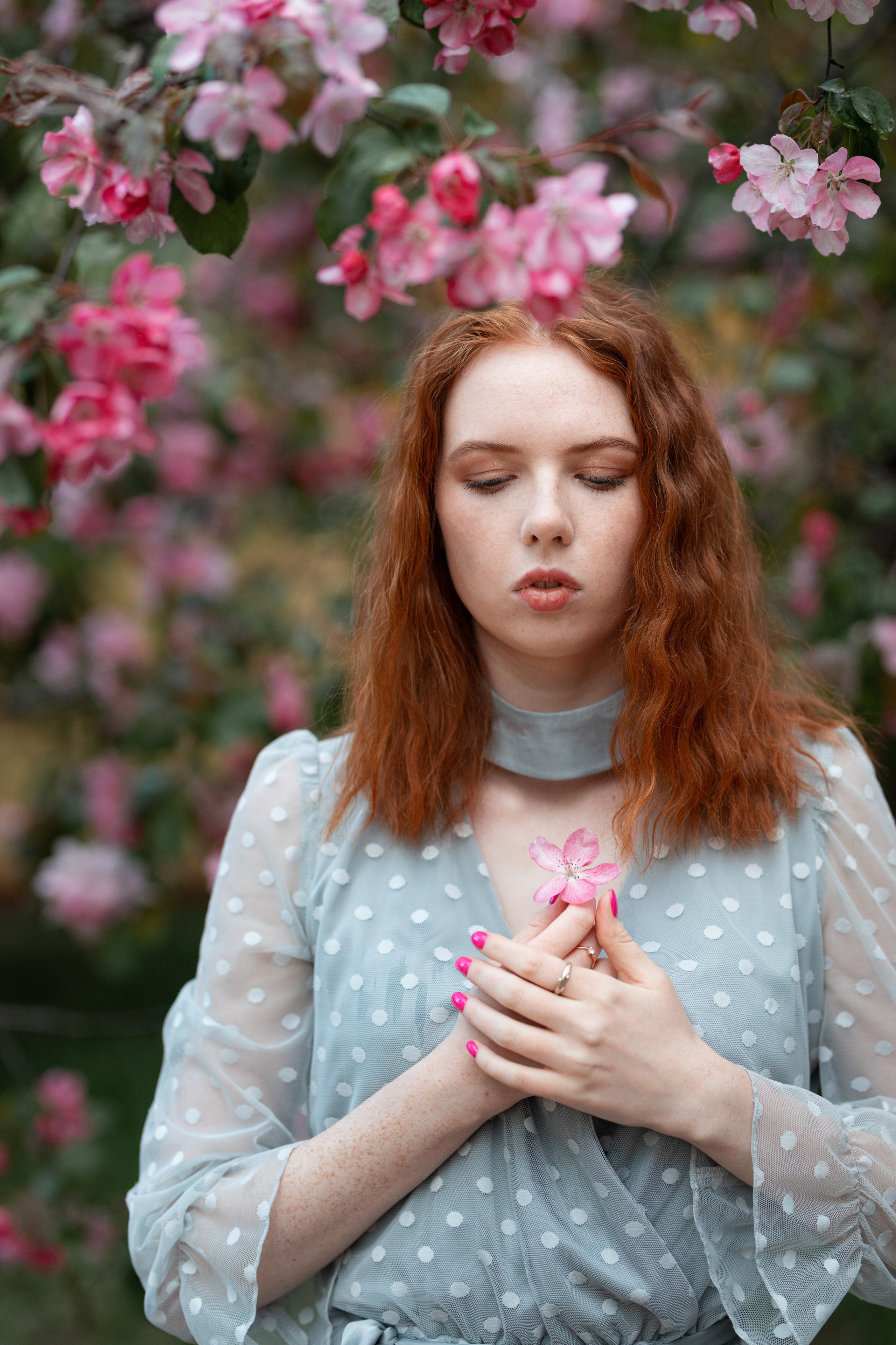 Аля в цветущем саду. Фотографии в Санкт-Петербурге и не только. Александр Колдин