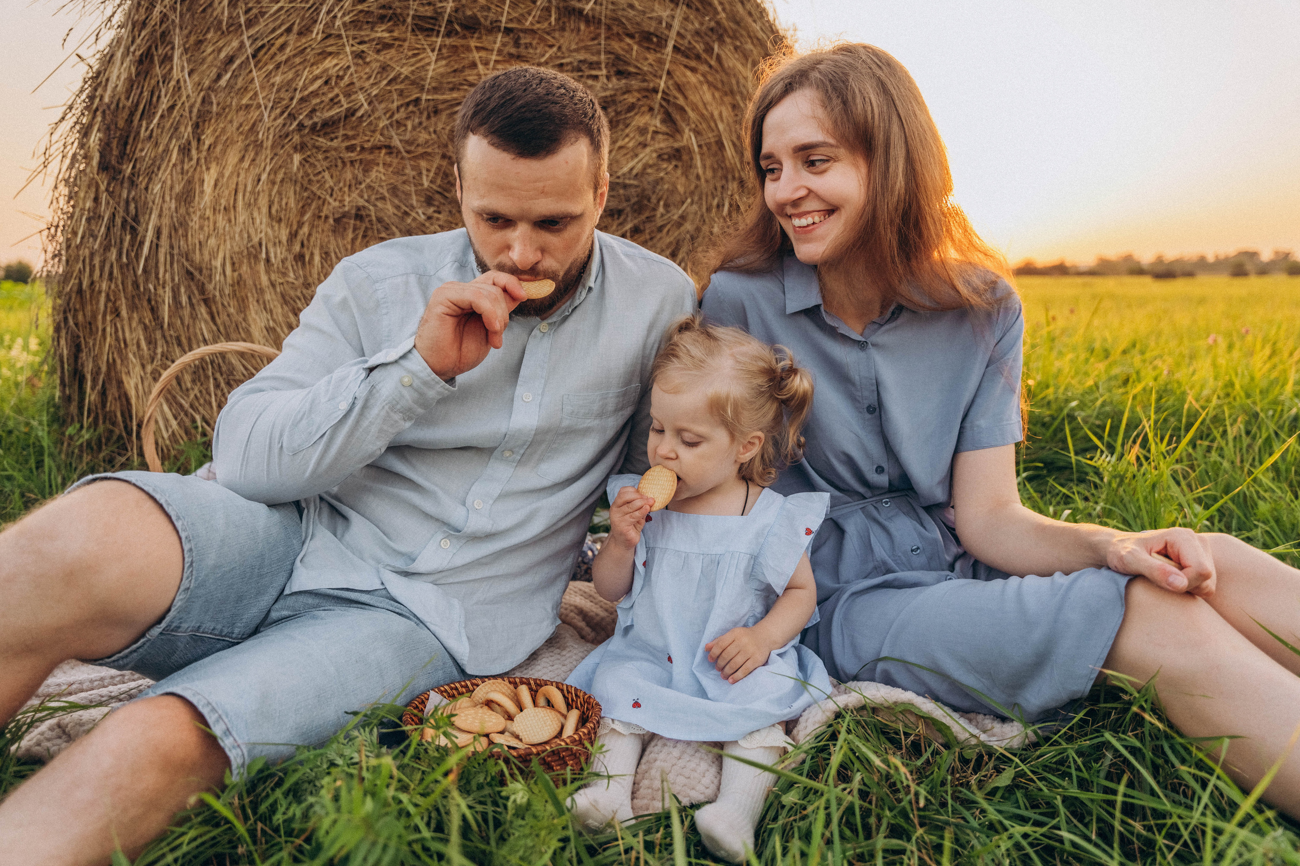Поле. Миша, Настя и Варя. Фотограф СПб. Фотопрогулки. Меркулова Юлия