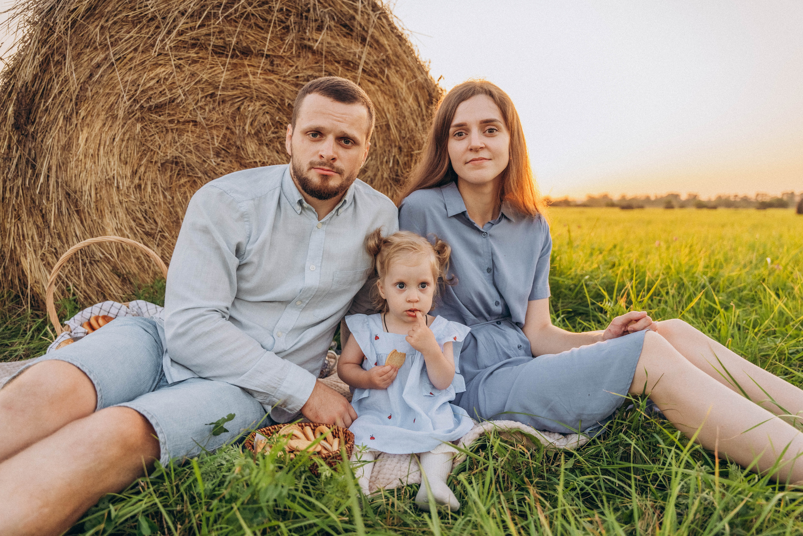 Поле. Миша, Настя и Варя. Фотограф СПб. Фотопрогулки. Меркулова Юлия