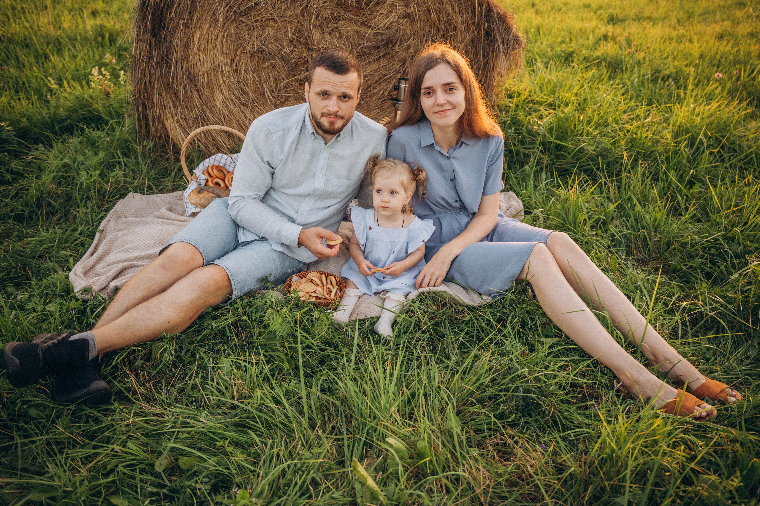 Поле. Миша, Настя и Варя. Фотограф СПб. Фотопрогулки. Меркулова Юлия