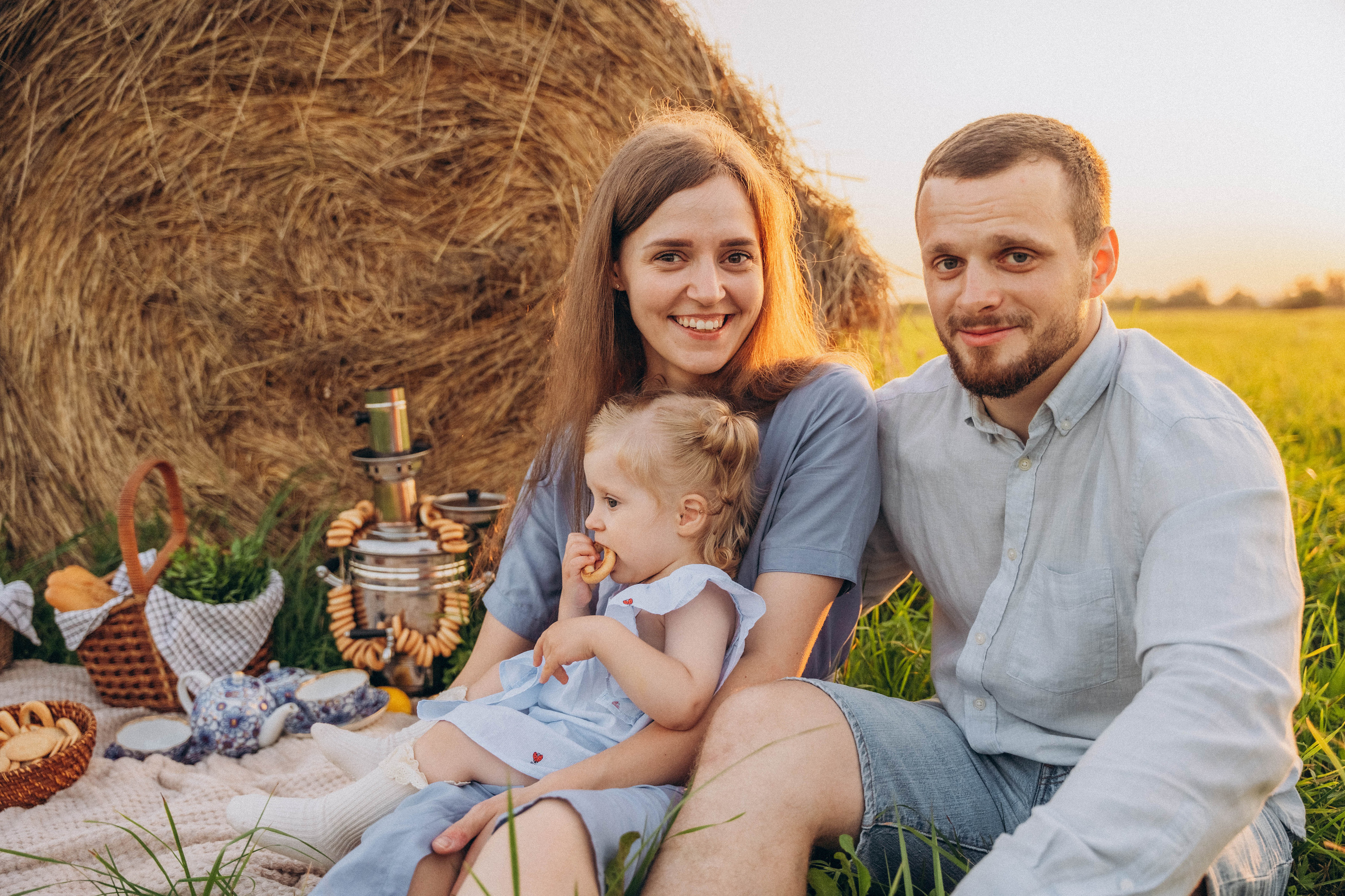 Поле. Миша, Настя и Варя. Фотограф СПб. Фотопрогулки. Меркулова Юлия