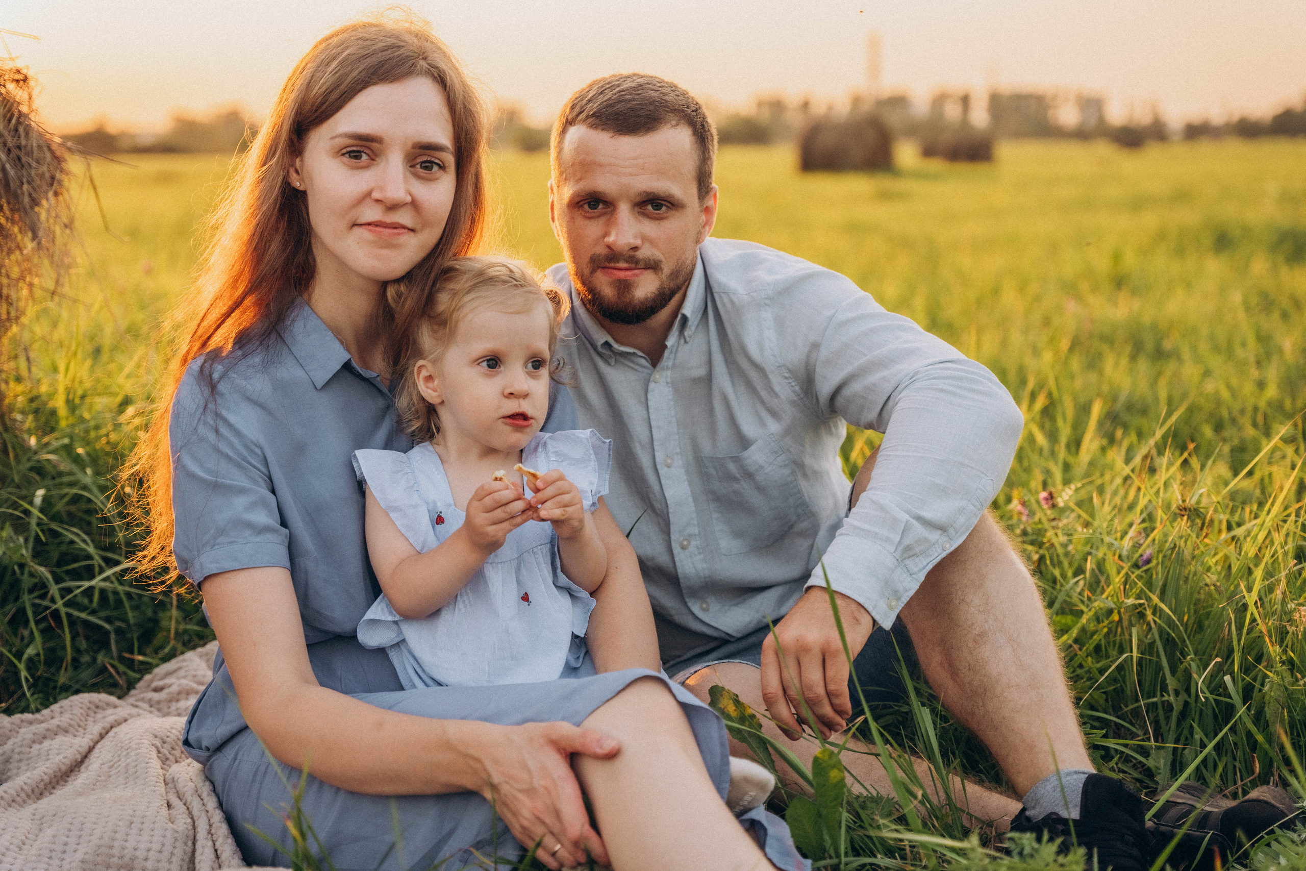 Поле. Миша, Настя и Варя. Фотограф СПб. Фотопрогулки. Меркулова Юлия