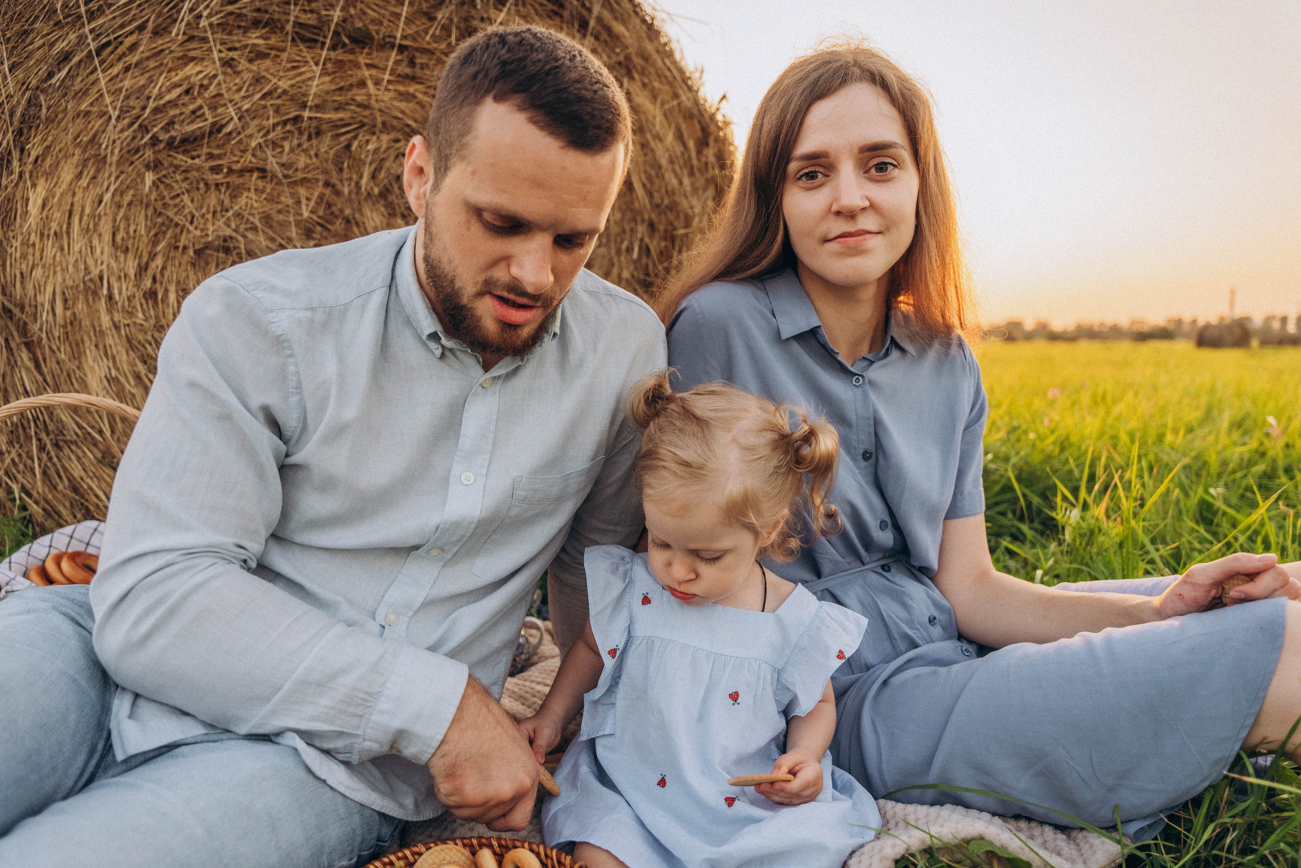 Поле. Миша, Настя и Варя. Фотограф СПб. Фотопрогулки. Меркулова Юлия