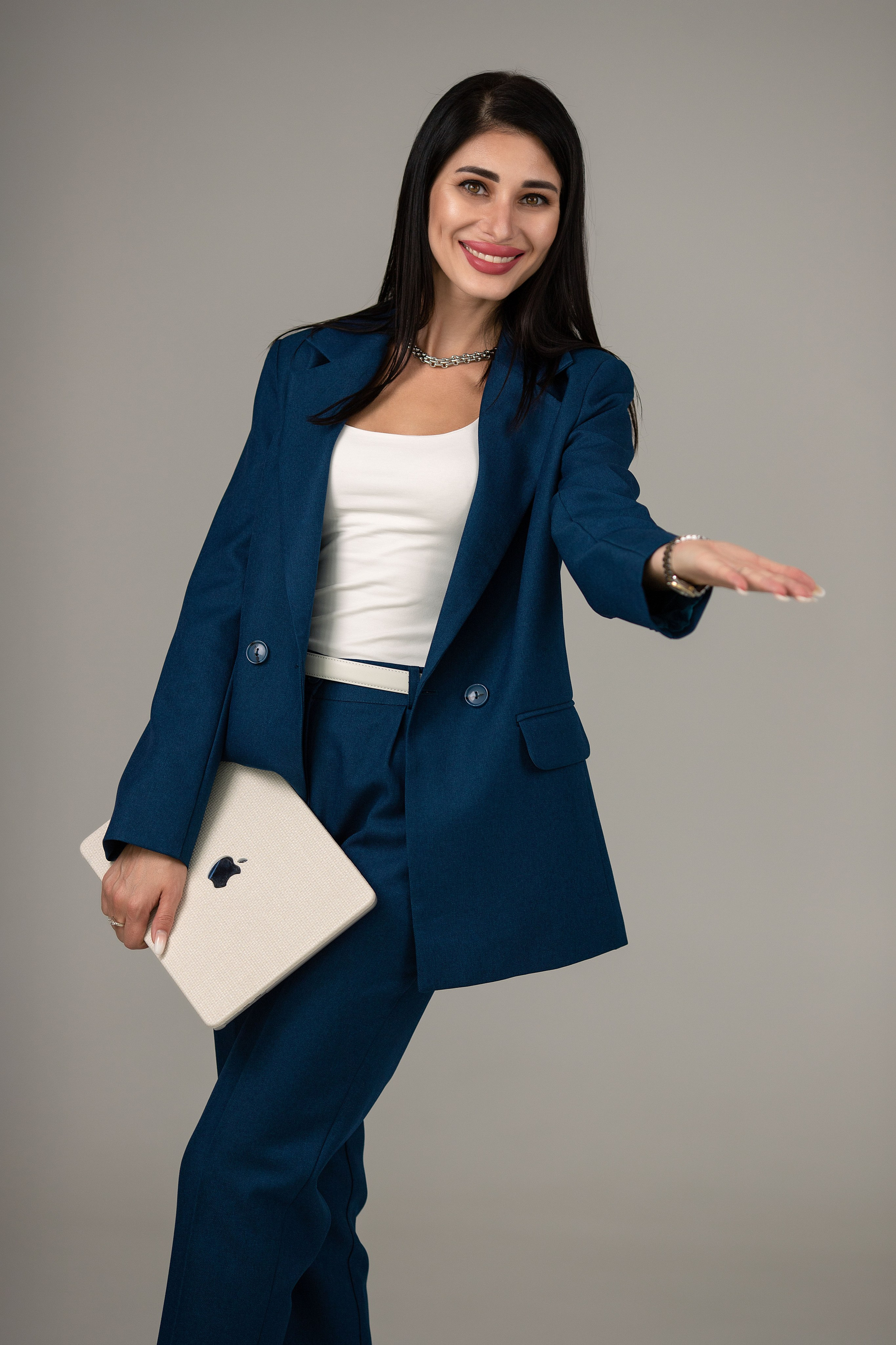 Бизнес контент для продвижения специалистов. Женский и портретный фотограф Мила Прошина. Краснодаар