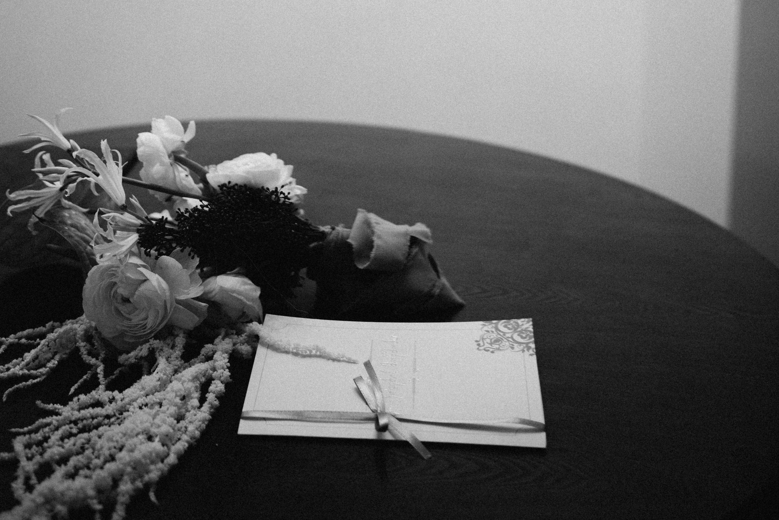 Анна & Виктор | сборы, роспись и прогулка. Портретный и свадебный фотограф в Тбилиси • xeniqo