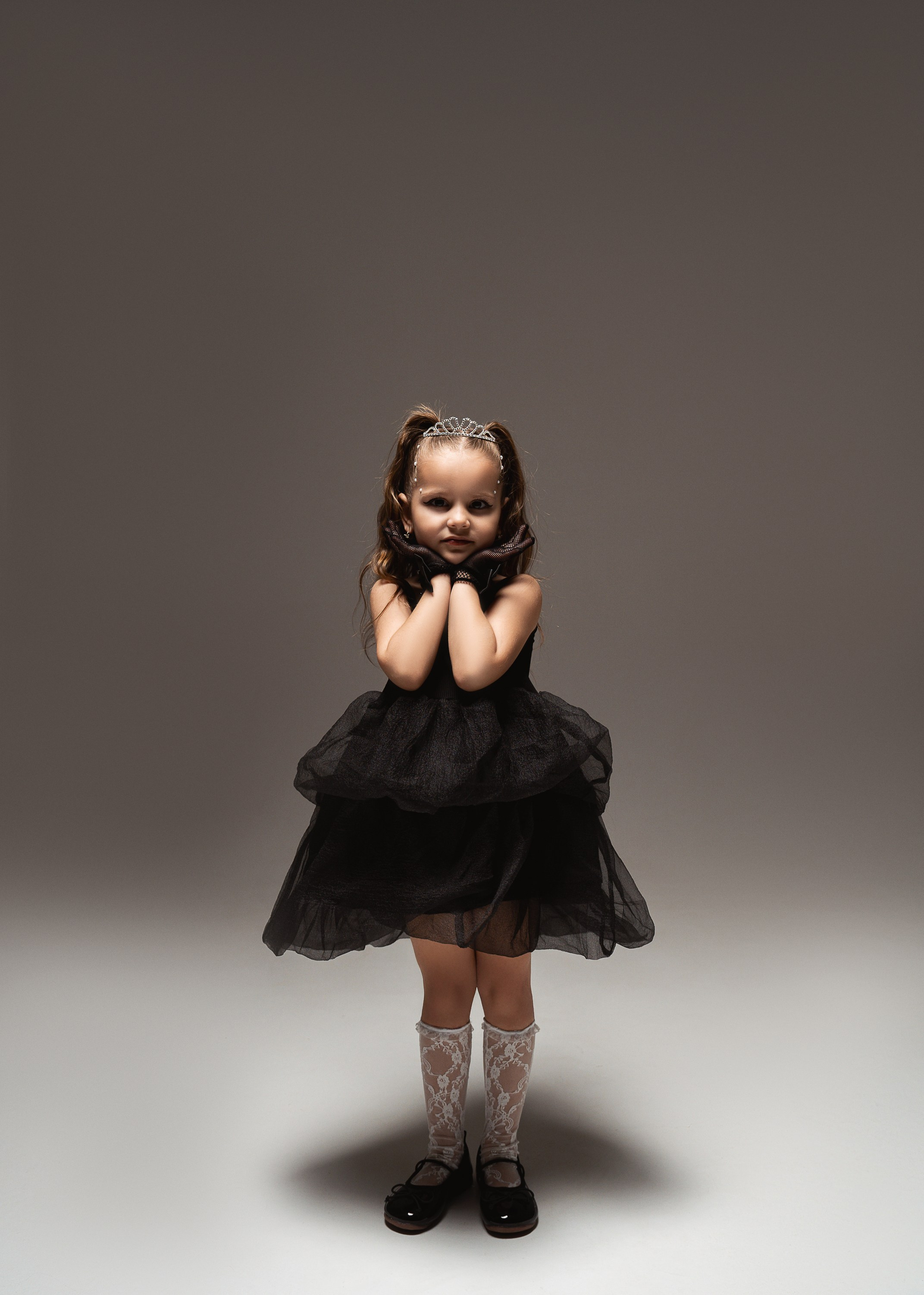 УЛЬЯНЕ 5 ЛЕТ. Женский портрет