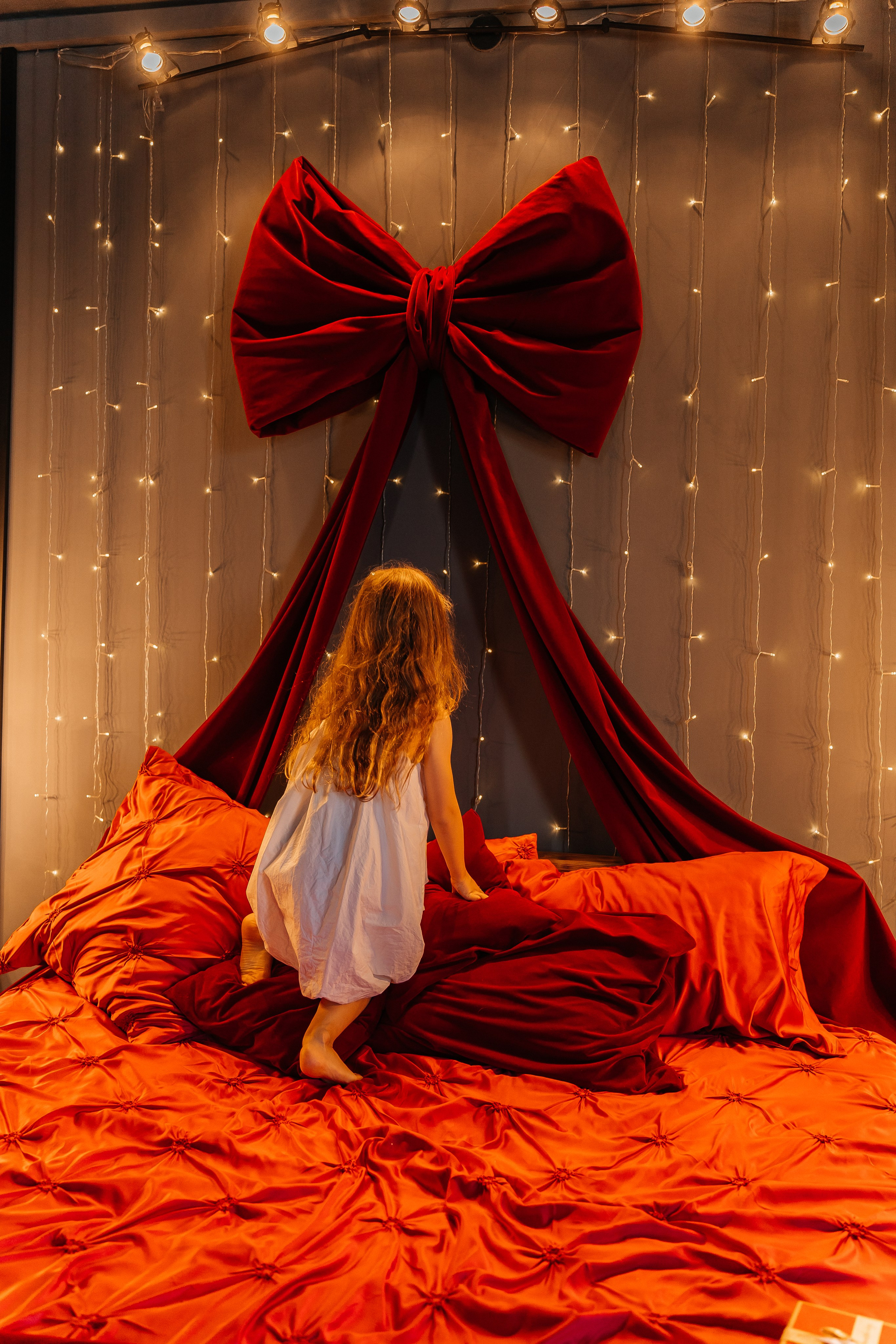 Мама с дочкой. Для тех, кто не ждёт удачи, а создаёт её. Каждая фотосессия — это твой момент, твой стиль, твой успех. 📸