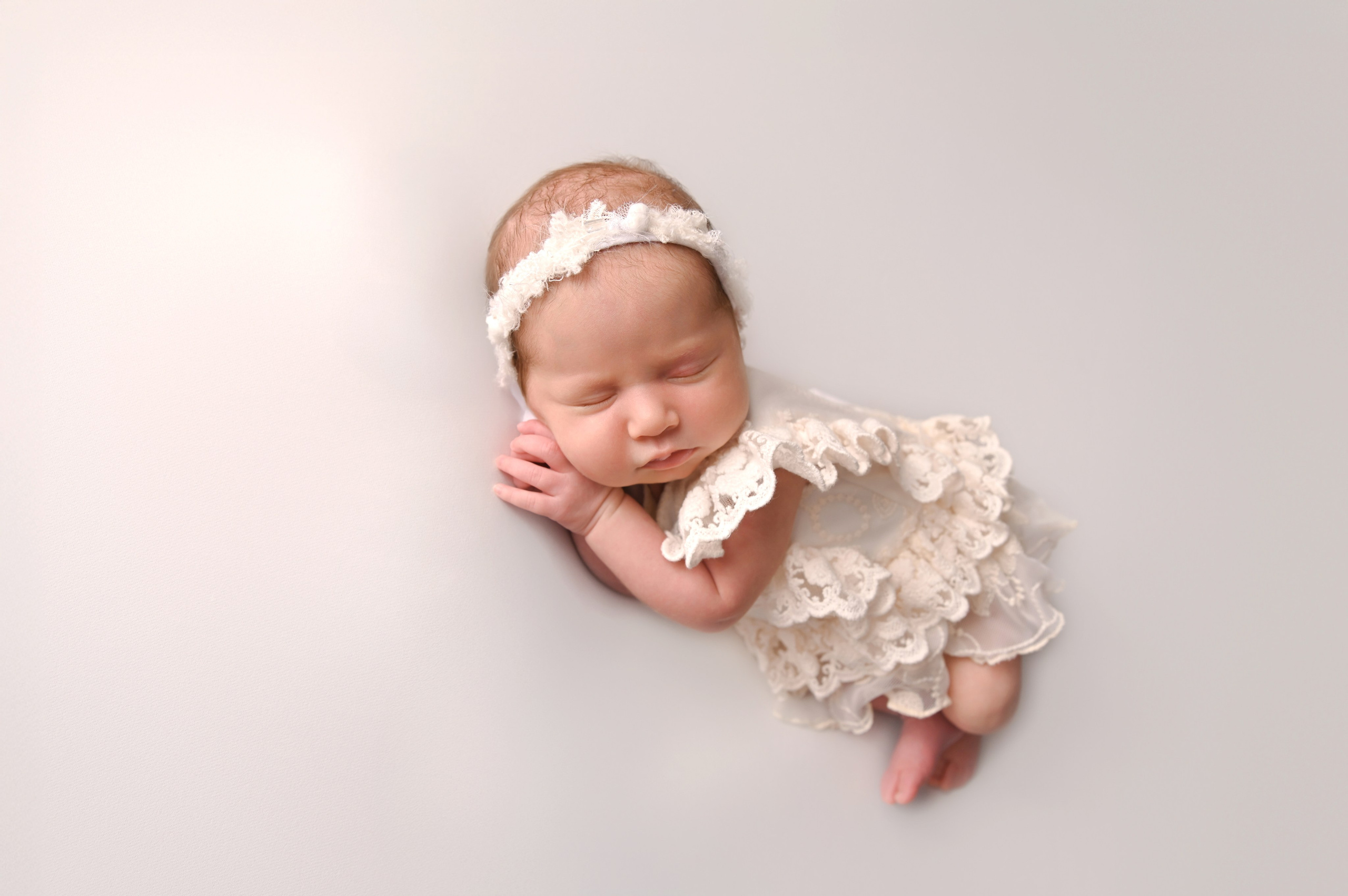 Эсмира 13 дней ньюборн. Фотограф Новорожденных и семейный Элла Огай г. Сатпаев