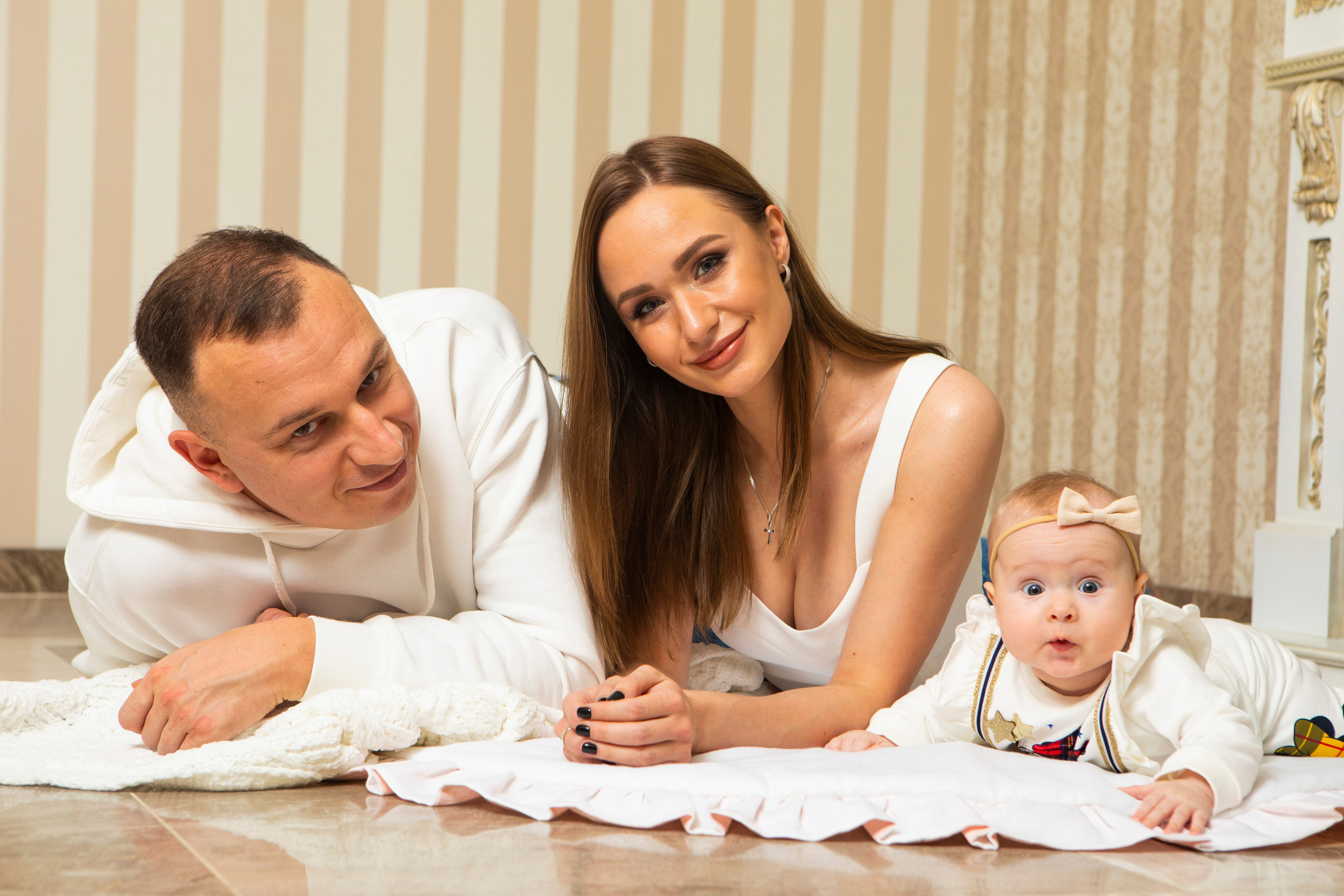 Семейные фото у Вас дома «Ася Игорь Алина ". ФОТОХУДОЖНИК