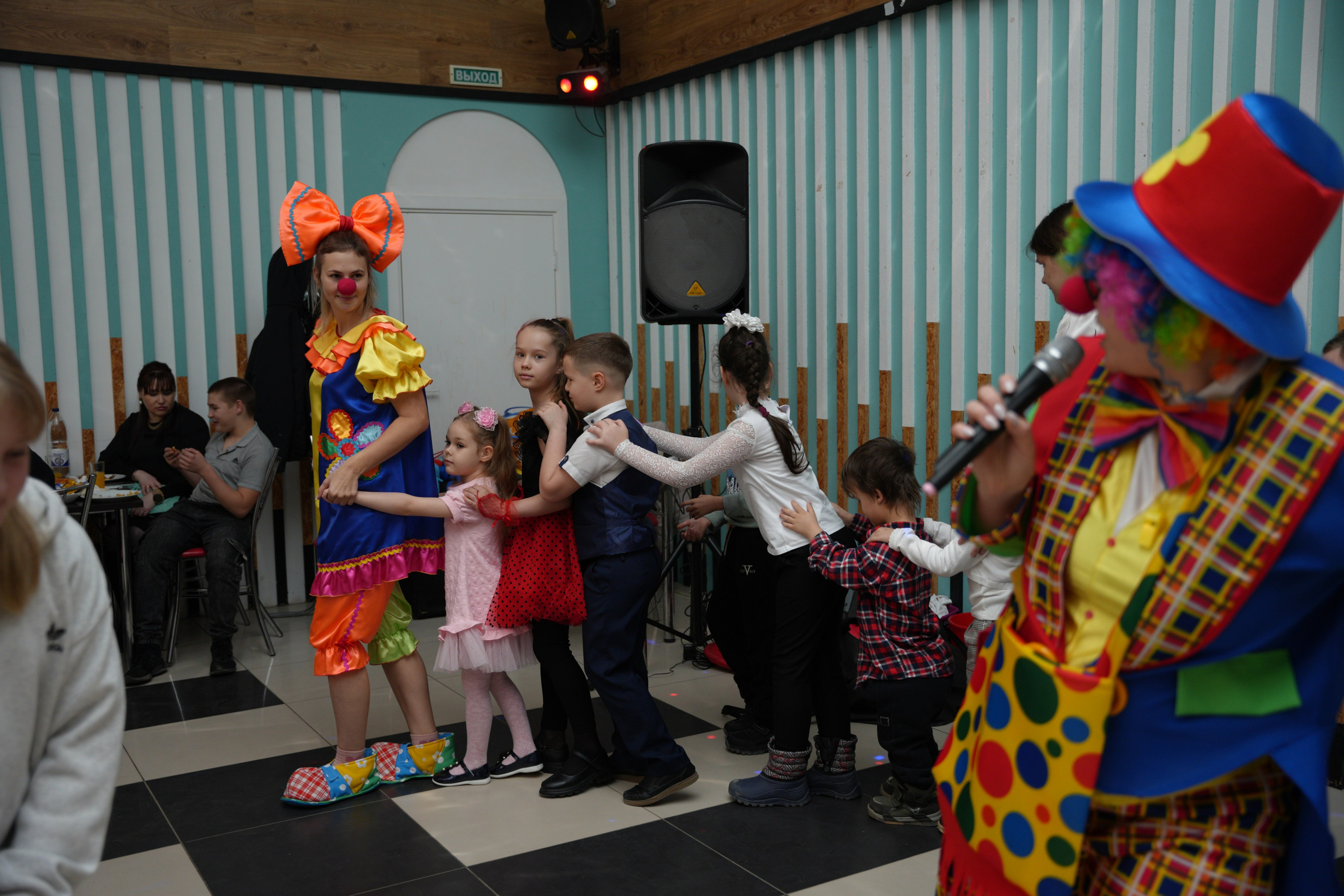 Социально —благотворительная акция «Ты в этом мире не один», посвященная Международному дню инвалидов. ВЫПУСКНЫЕ АЛЬБОМЫ, Школьный фотограф, семейный и свадебный в Саратове и области Ольга Плаксина