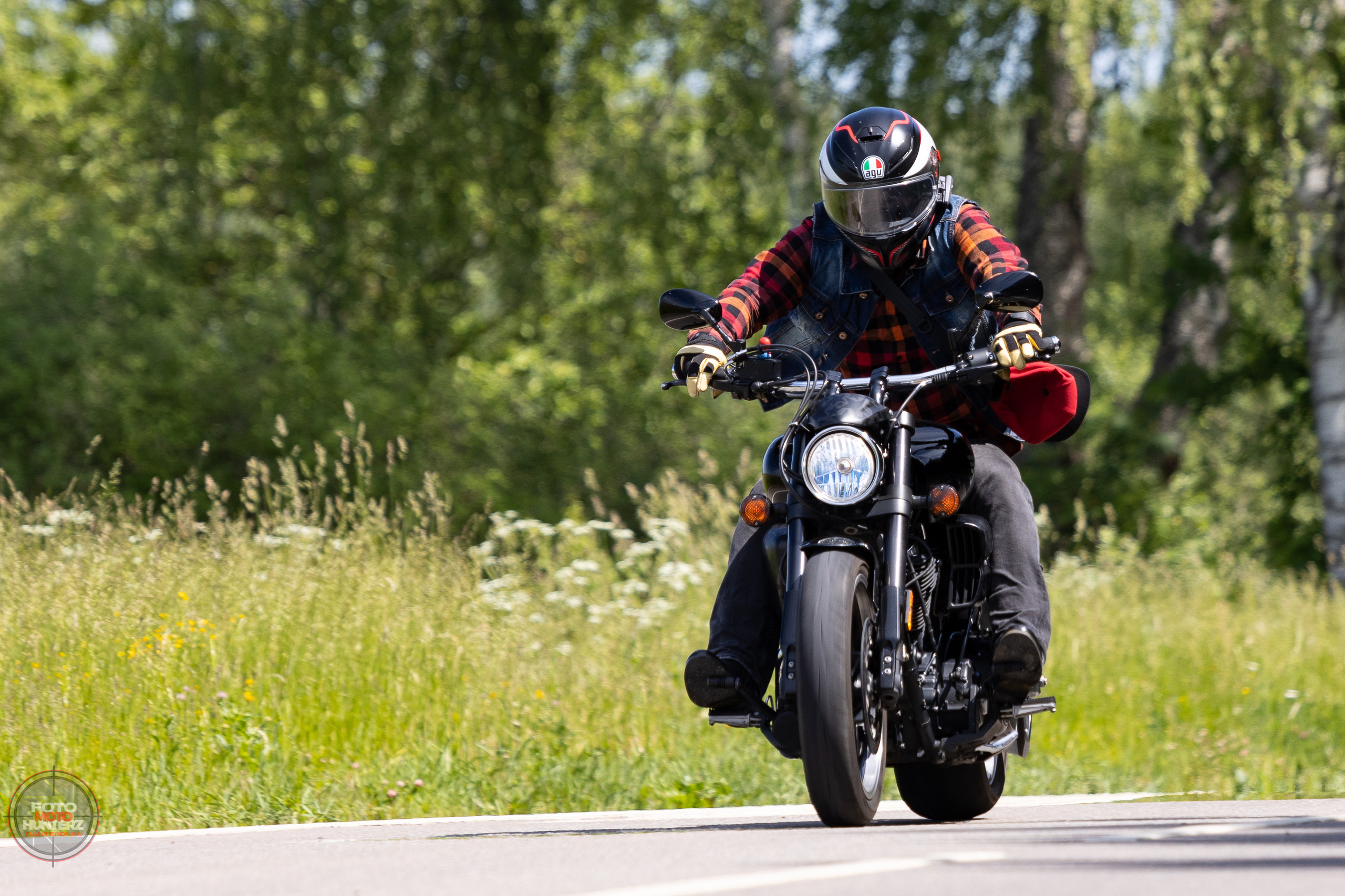 Мотоциклы на улицах города. Фотограф Ольга Гирусова «Пантерочка» Москва