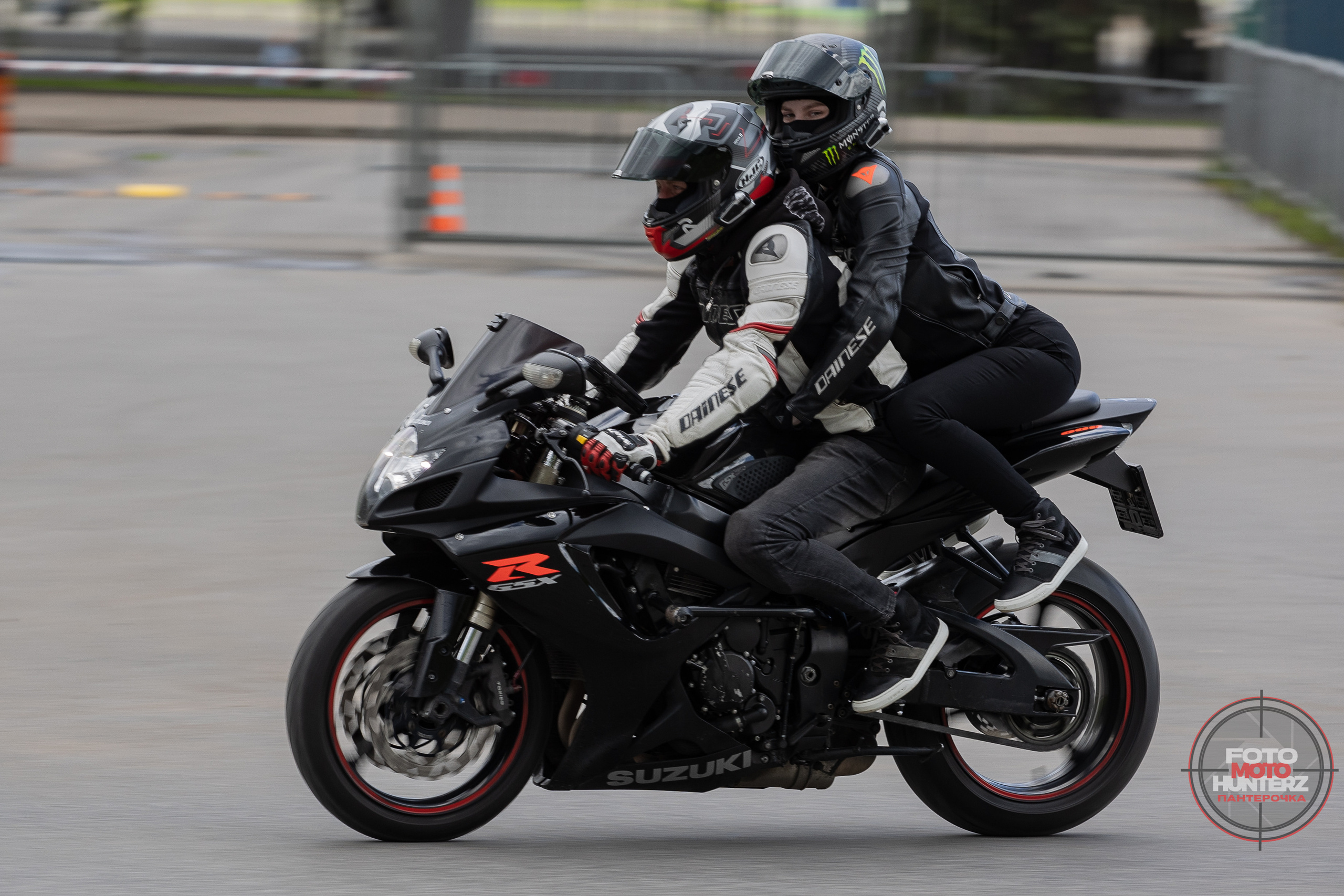 Мотоциклы на улицах города. Фотограф Ольга Гирусова «Пантерочка» Москва