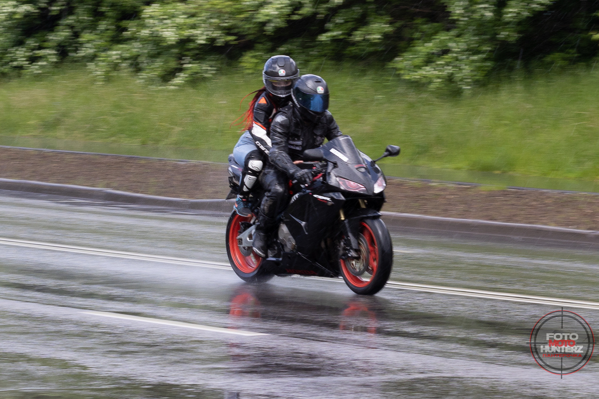 Мотоциклы на улицах города. Фотограф Ольга Гирусова «Пантерочка» Москва