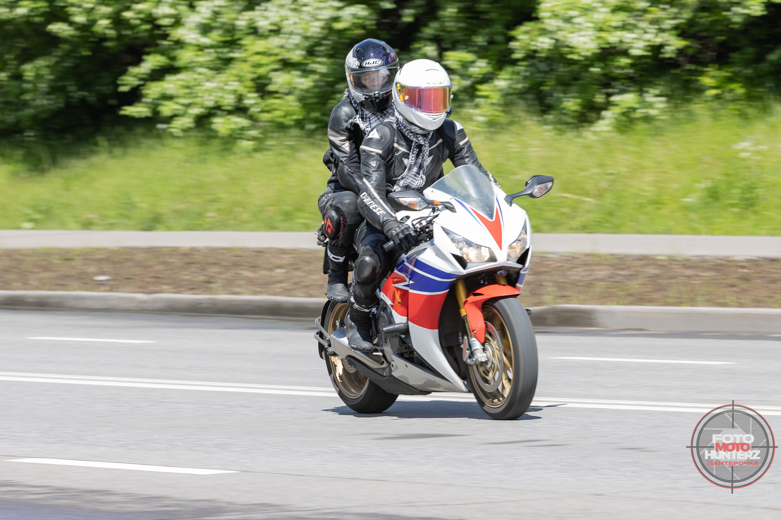 Мотоциклы на улицах города. Фотограф Ольга Гирусова «Пантерочка» Москва