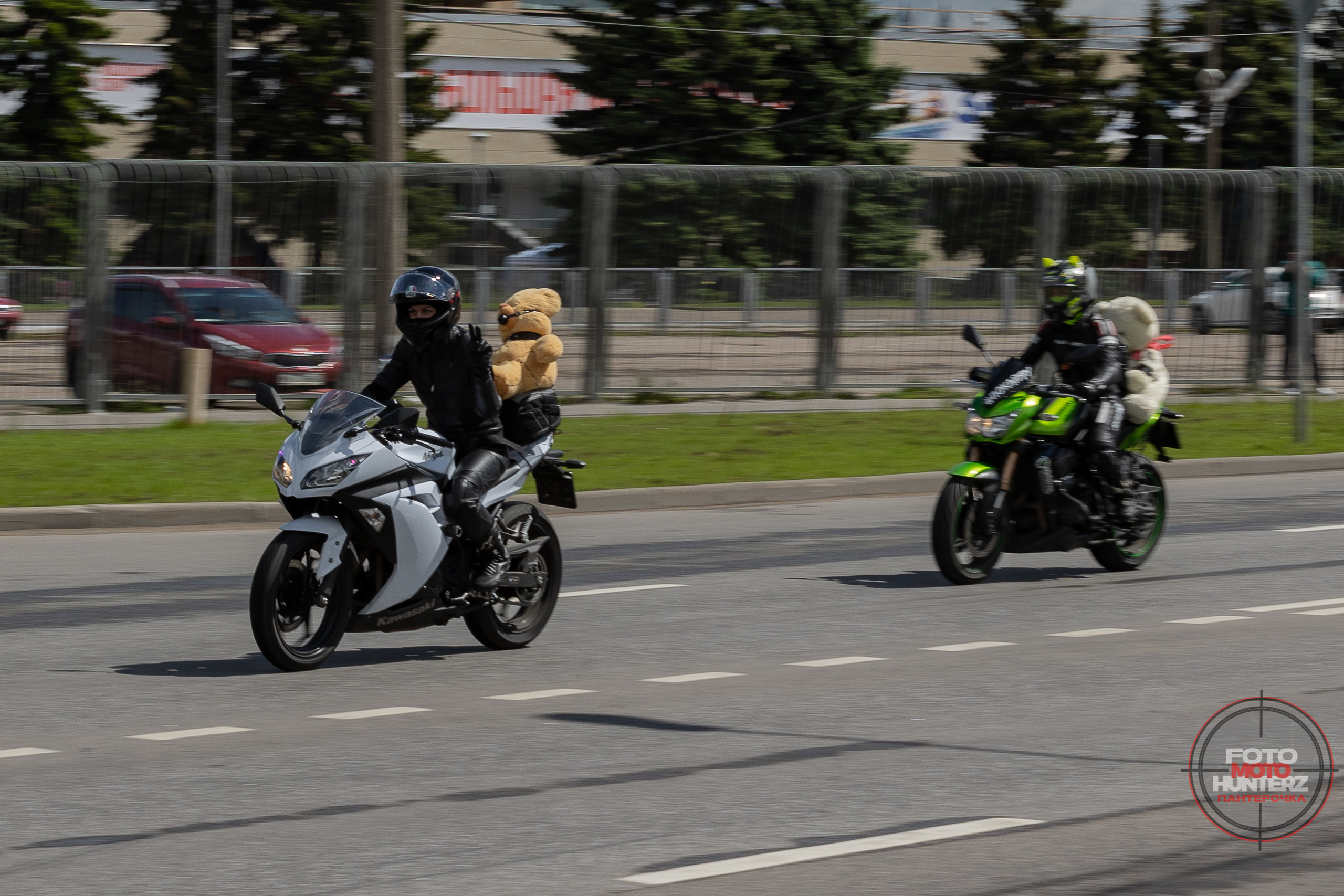 Мотоциклы на улицах города. Фотограф Ольга Гирусова «Пантерочка» Москва