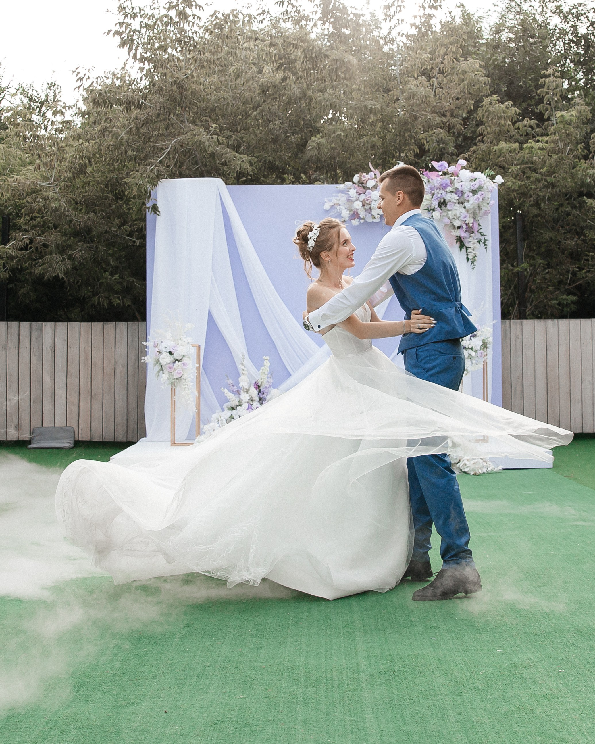 А&А — фотосессия на стадионе. Свадебный фотограф в Оренбурге Илья Володьков