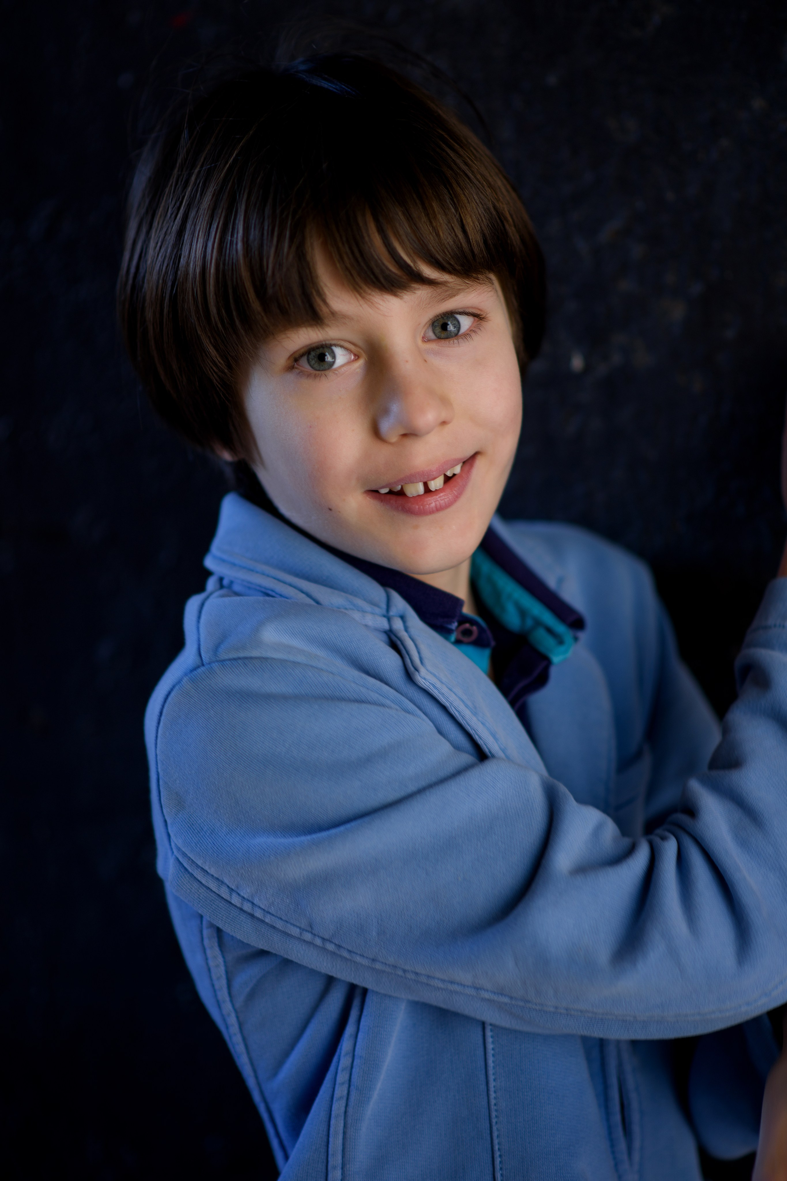 Фотосессия мальчика в старом городе. Главная