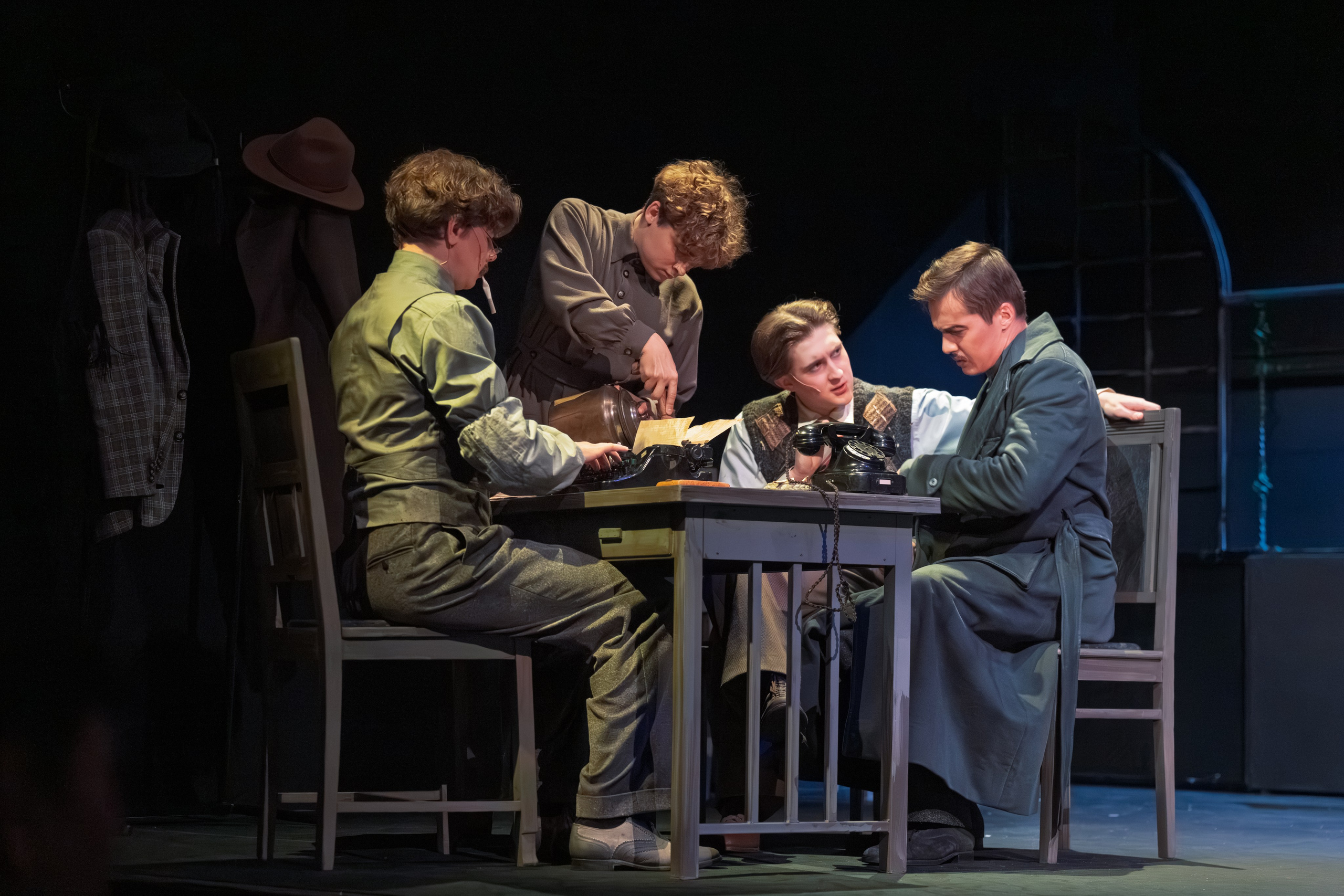 Театр Терезы Дуровой: Кто Есенин?. Сайт фотографа Сергея Абрамова