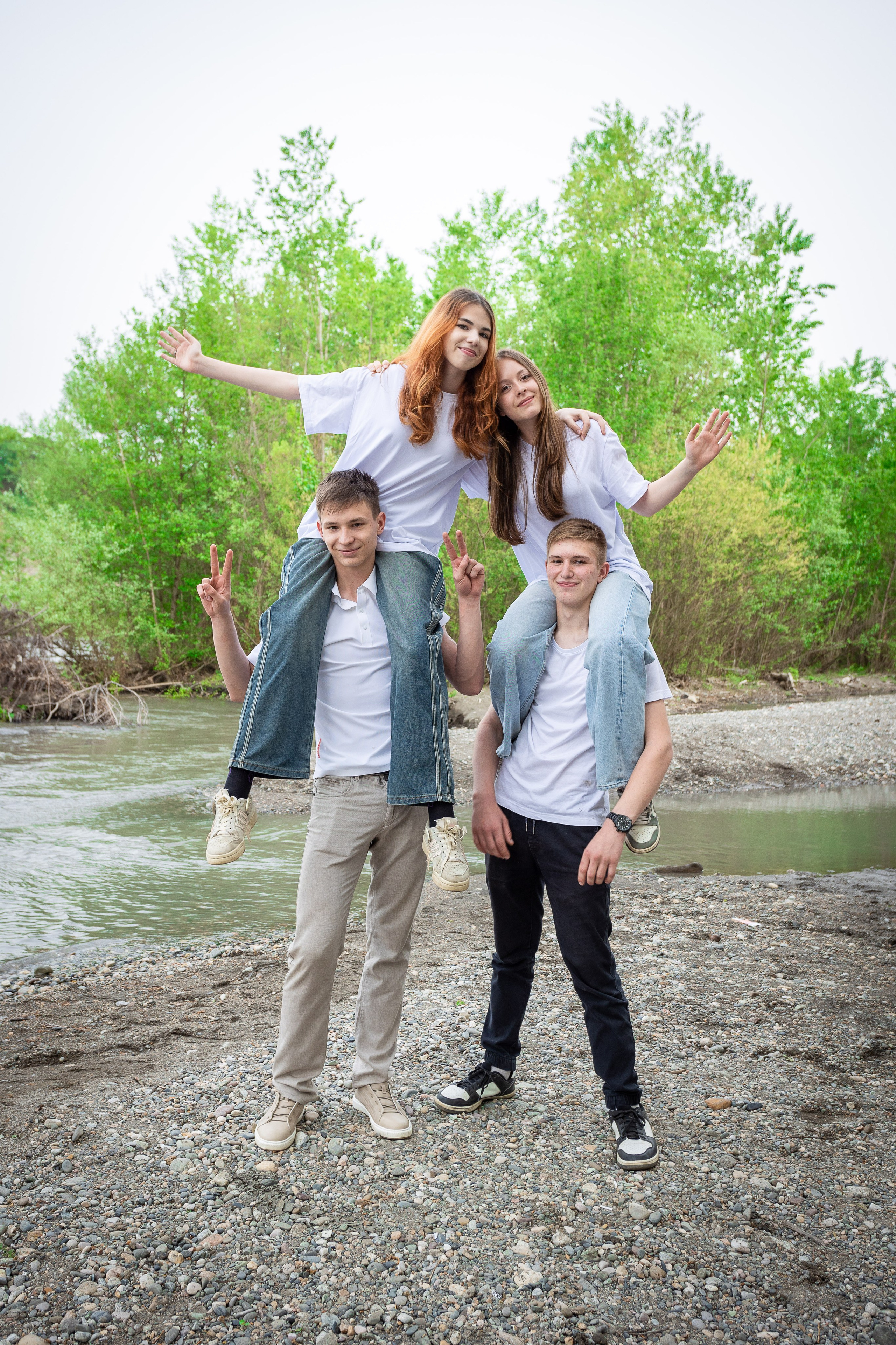 Уличная фотосессия на выпускной альбом. Выпускные альбомы Майкоп, Краснодар Елена Золотарева