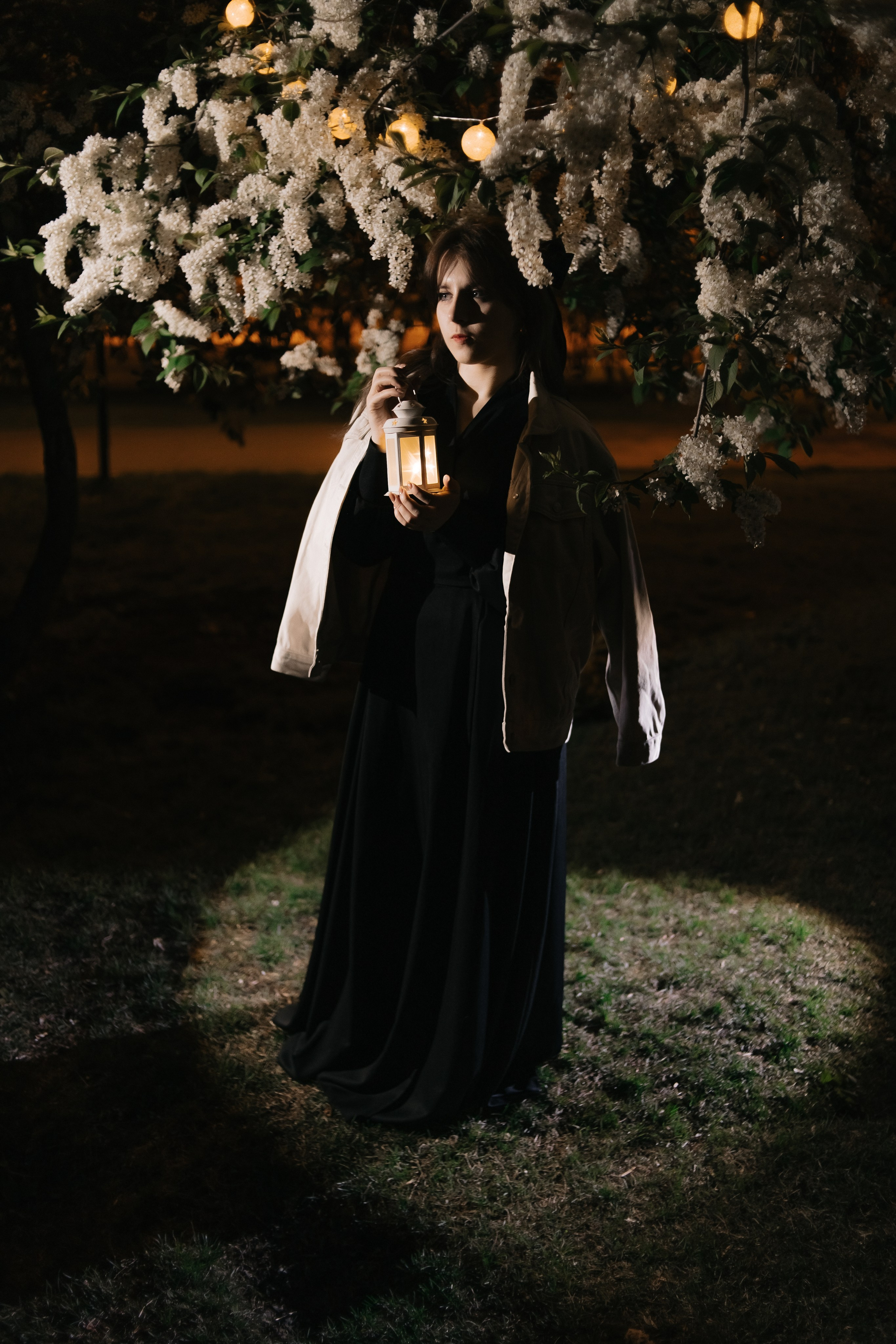 Ангелина. Ночь и цветы. Фотограф Регина Крикунова г. Красноярск