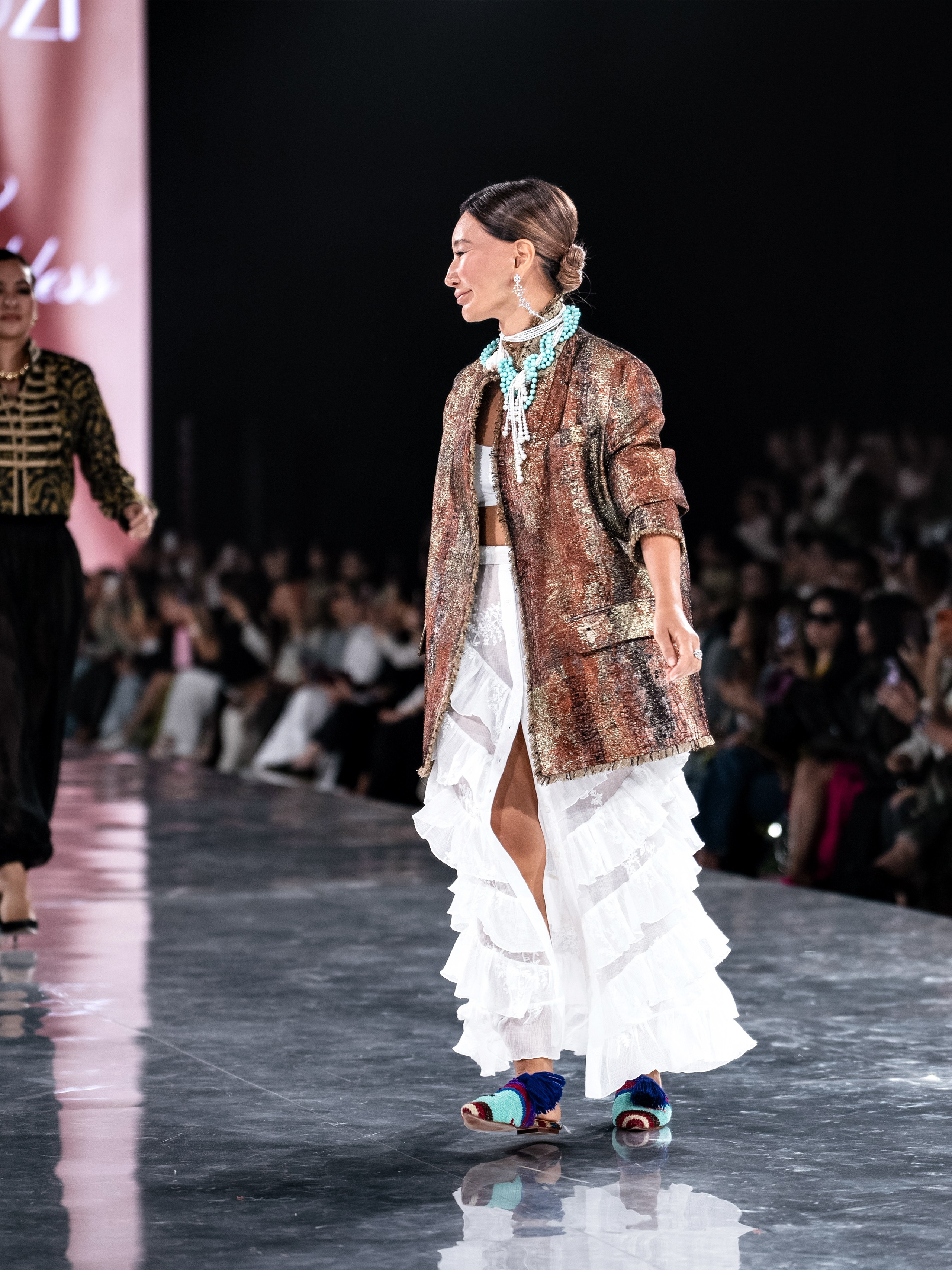 Kazakhstan Fashion Week Zardozi. Сайт Алматинского НЮ АРТ, будуар и фэшн фотографа Дениса Карпенко
