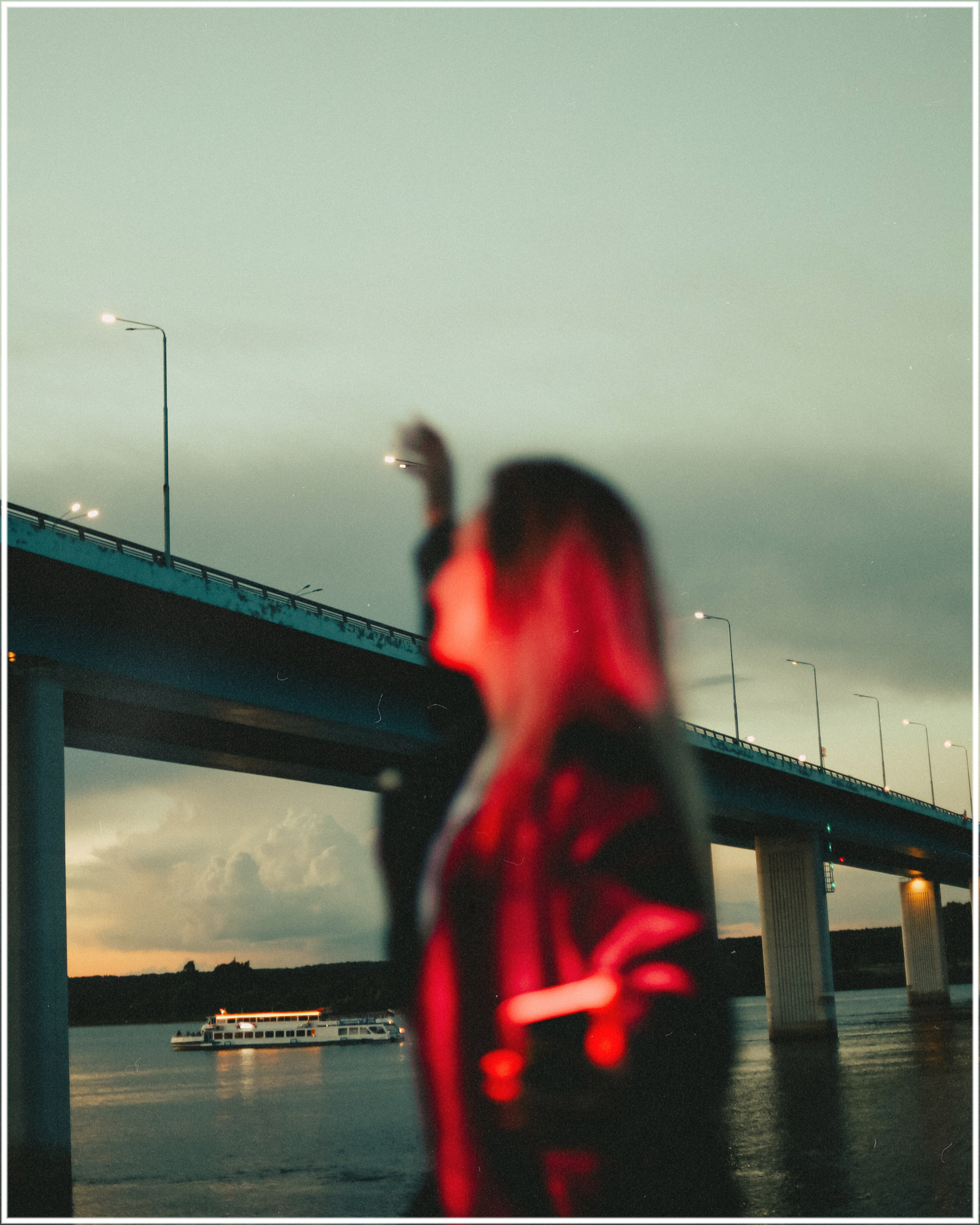 Red Evening. Sun Betty — кинофотограф Элизабет