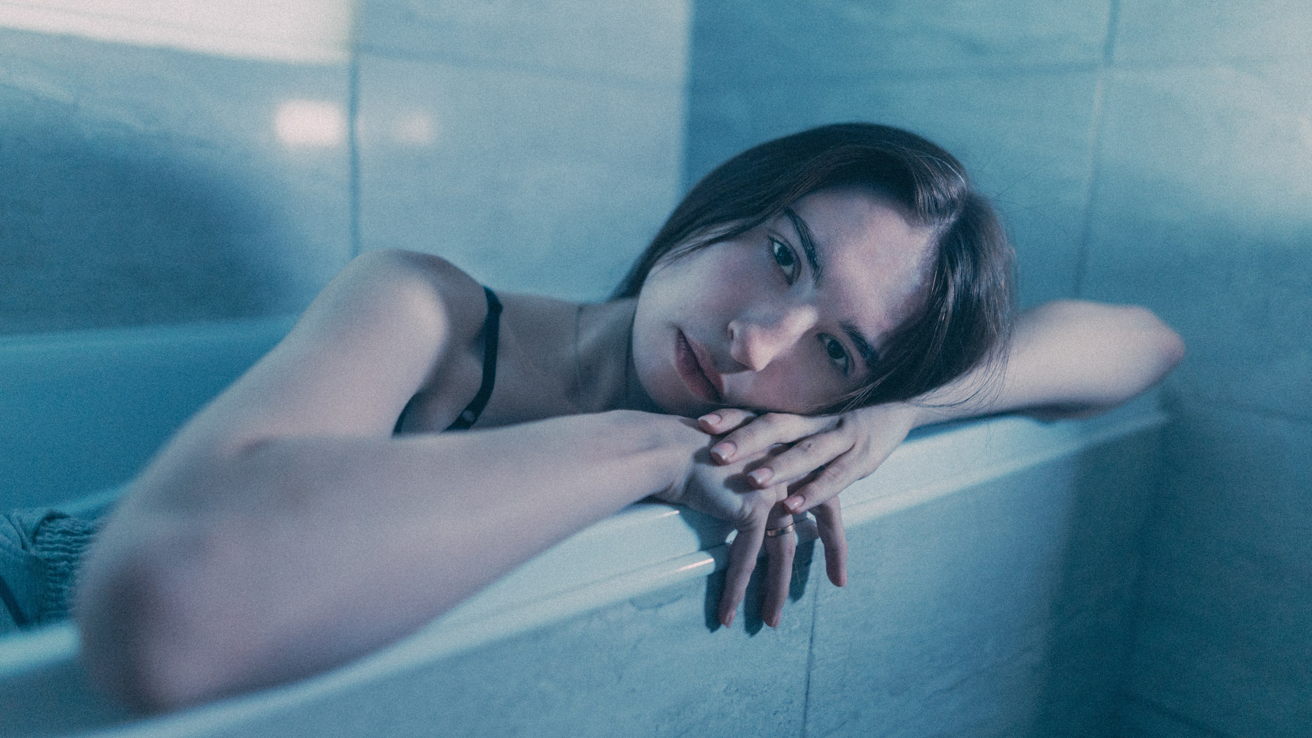 Depres. Sun Betty — кинофотограф Элизабет