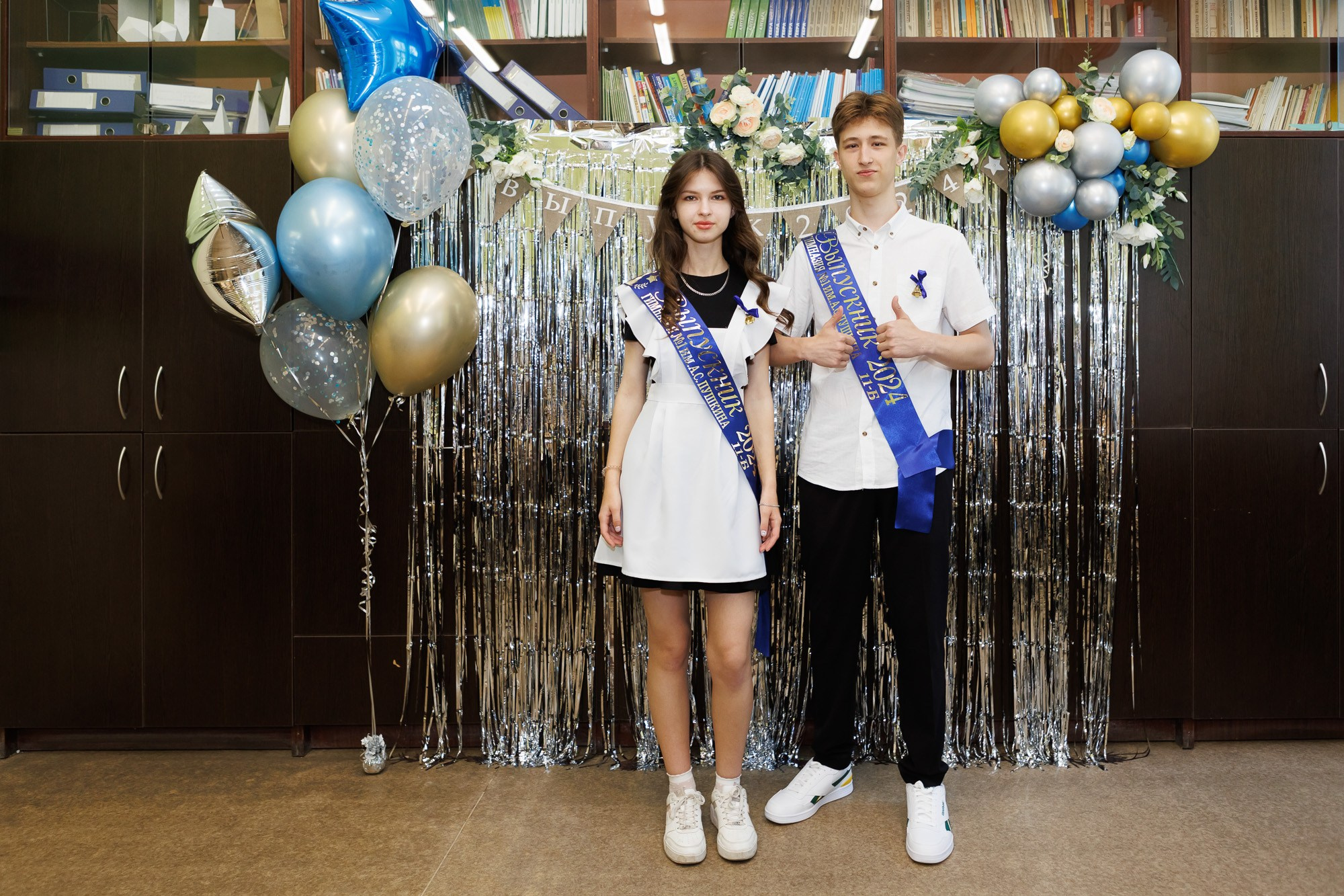 Последний звонок в Гимназии № 1, г. Севастополь. Свадебный фотограф, фотосъемка в Крыму, Севастополе, Симферополе, Ялте