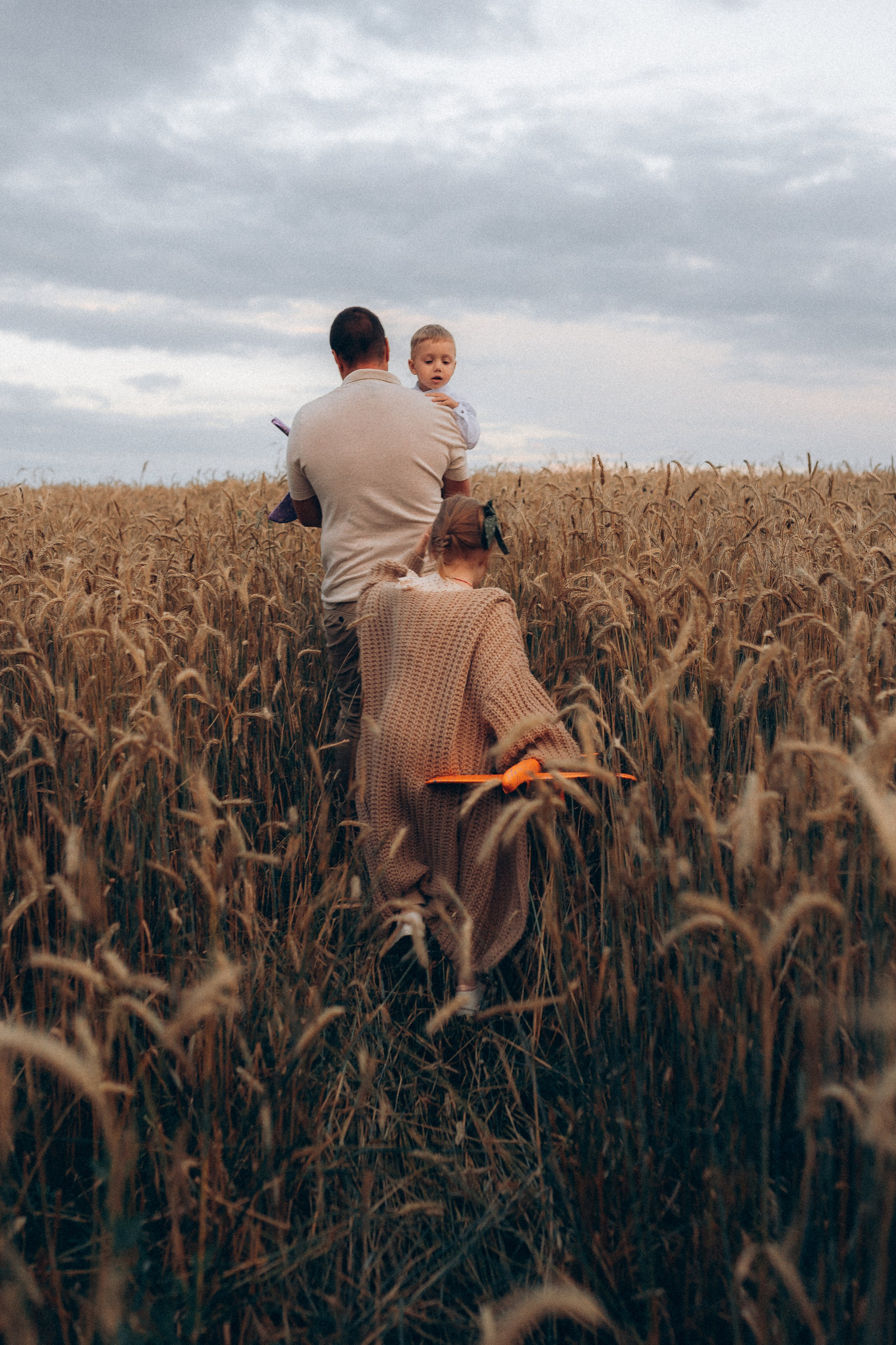 Алёна и семья. Фотограф Торопец Кристина Абрамова Kanwellia photography