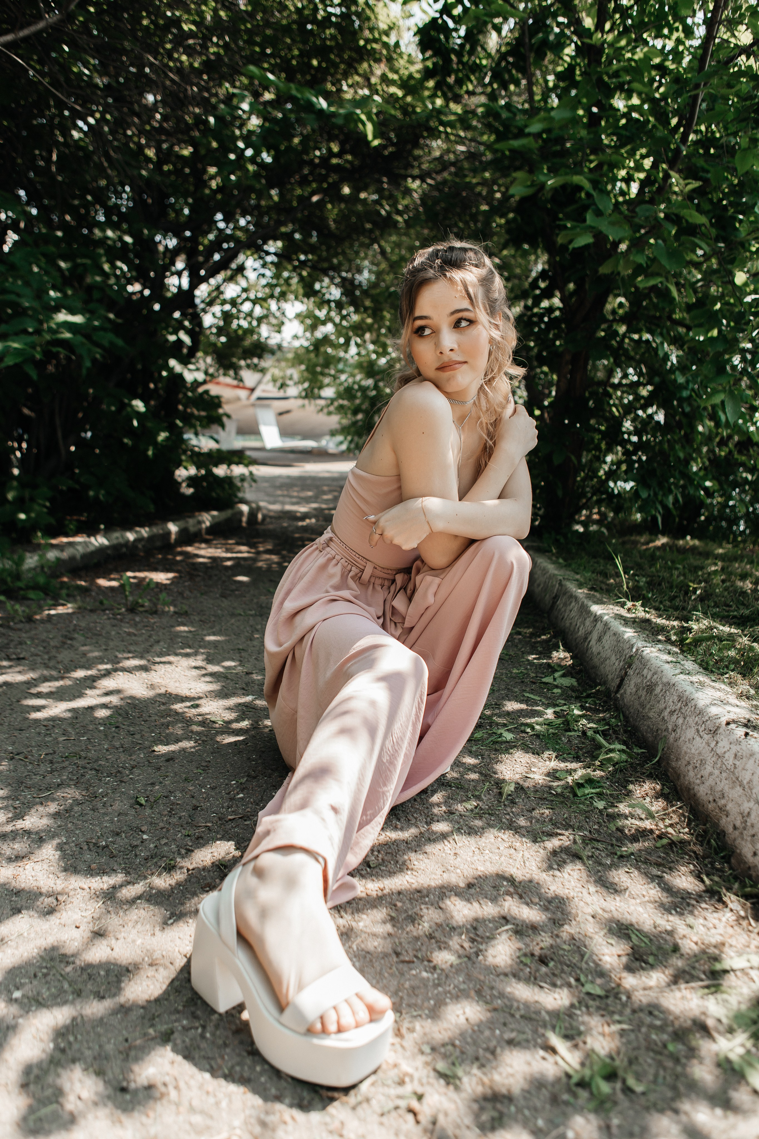 фотосессия на улице, фотопрогулка, фото прогулка, Иркутск, женская фотосессия, женский фотограф, фотопрогулка для девушки, уличная фотосессия, стрит фото, стрит фотосессия, фотография девушки на прогулке