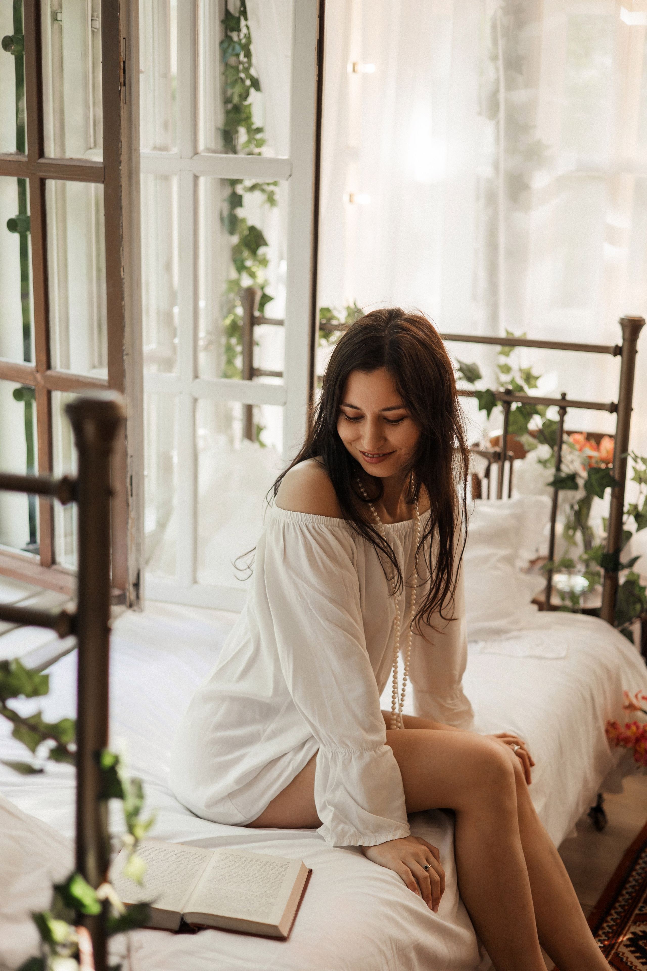 На балкончике. ФОТОГРАФ РОЗА ФИЛИНА СПб I МОСКВА