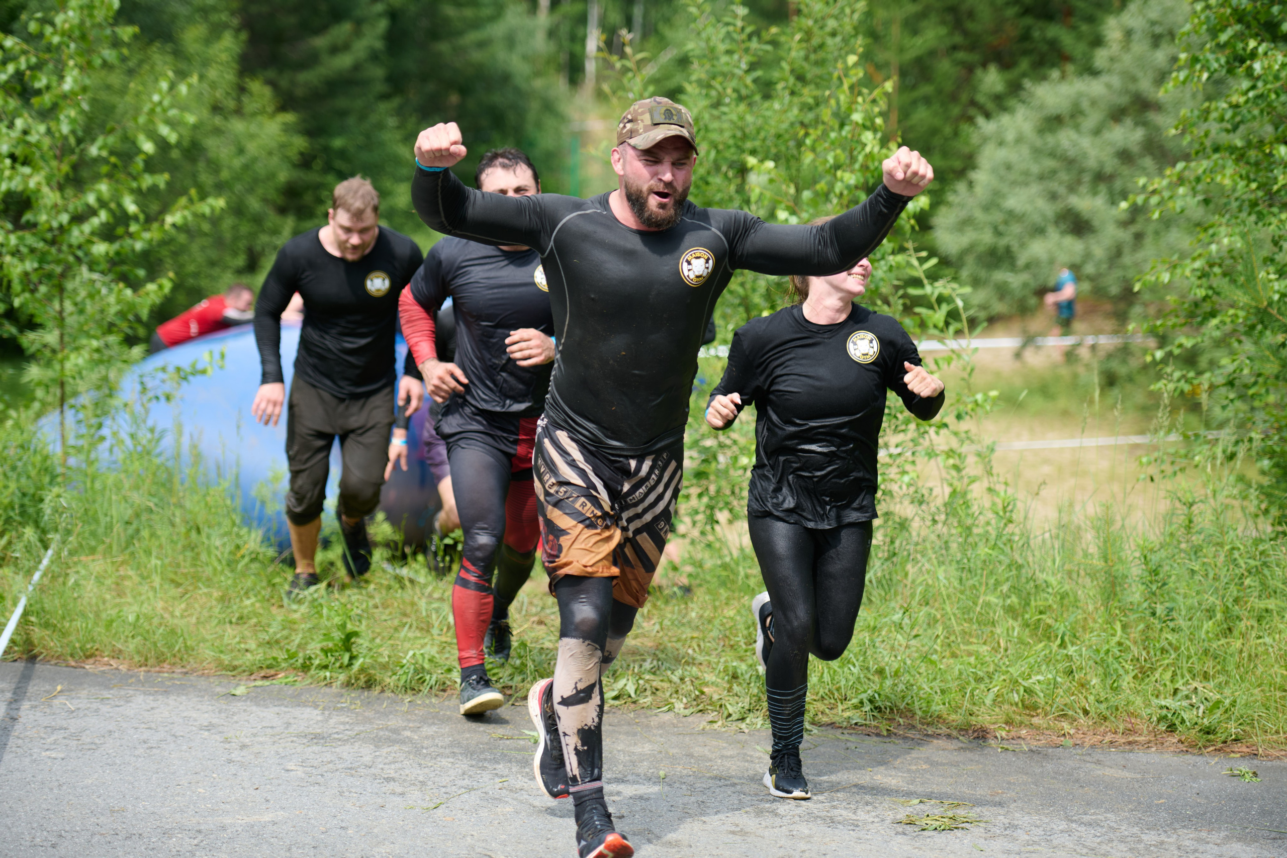 Фоторепортаж с забега Стальной характер в Сургуте, 5 июля 2025. Репортажный и семейный фотограф — Шелихов Сергей