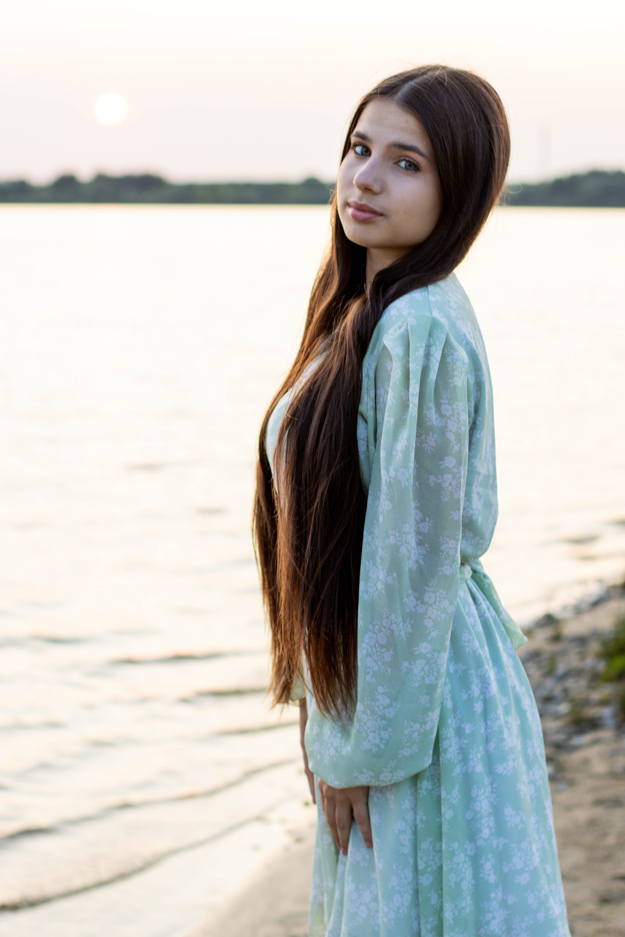 Эмилия у озера. Фотограф Татьяна Матрос