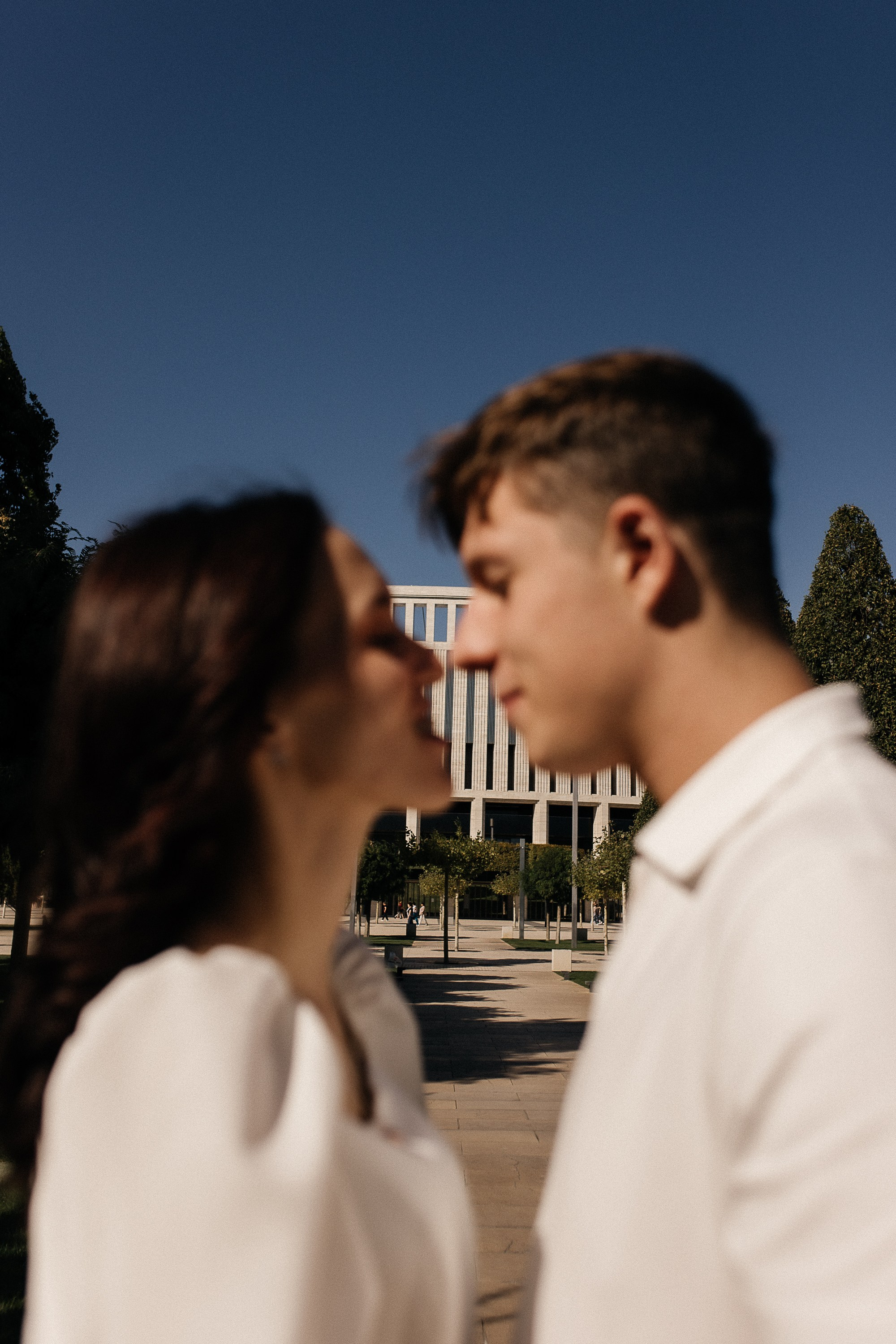 Свадебная фотосессия в парке Галицкого. Свадебный и семейный фотограф Виолетта Сидельникова. Краснодар, Россия, Беларусь, Европа