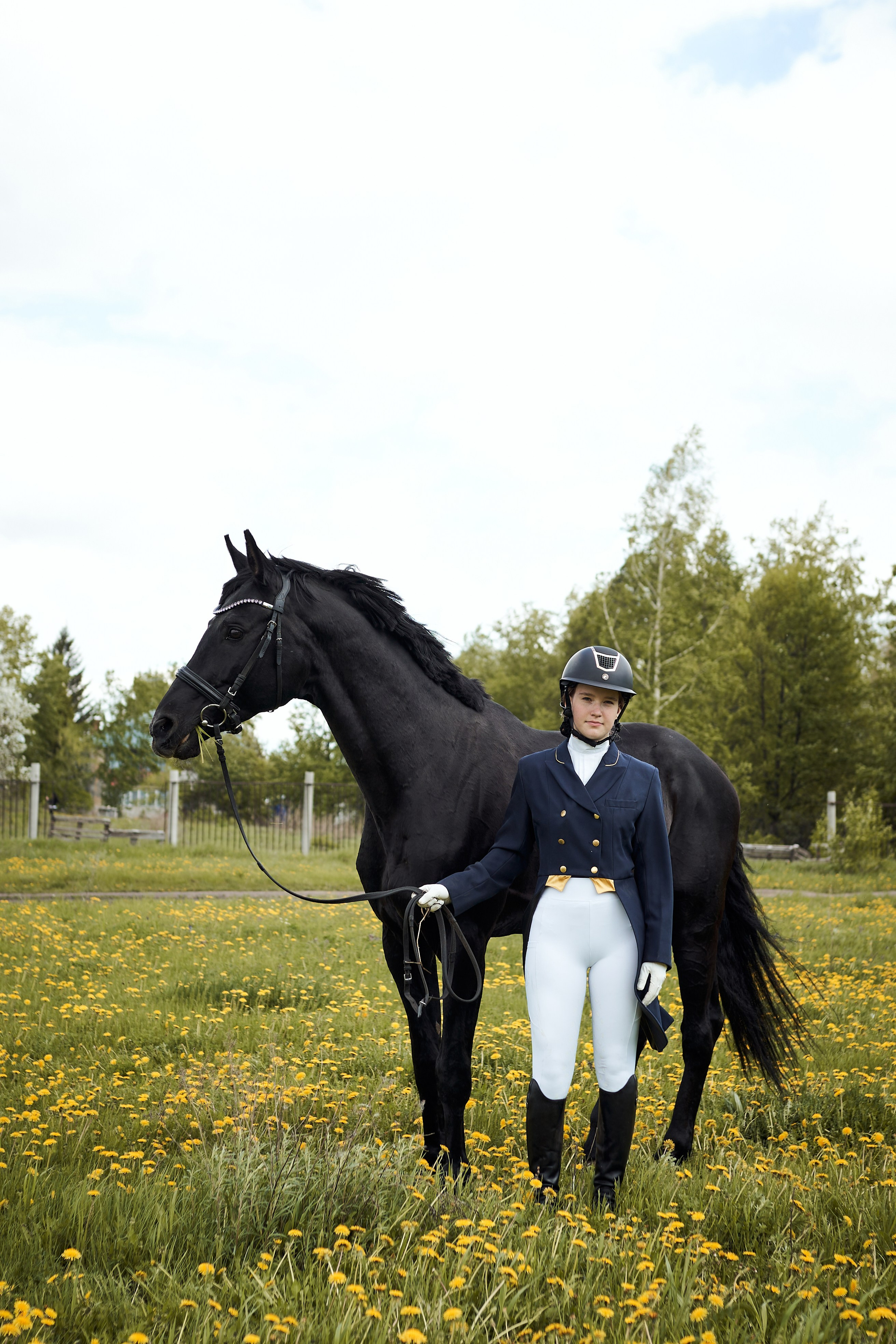 Полина и Парламент. Фотосессии с лошадьми в Москве, Новосибирске