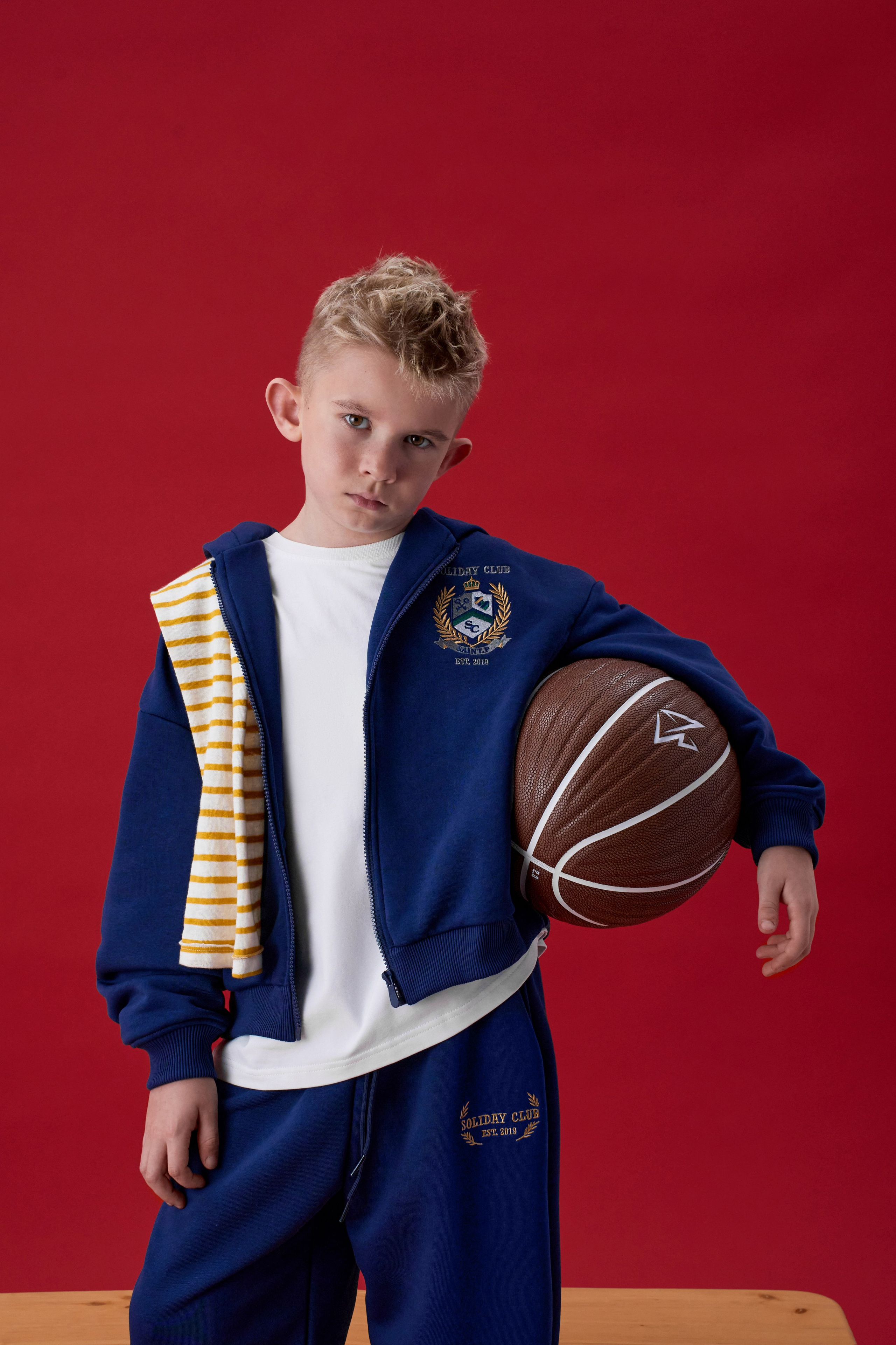 VINTAGE FAMILY CLUB. Creative Fashion Photographer & Art Director