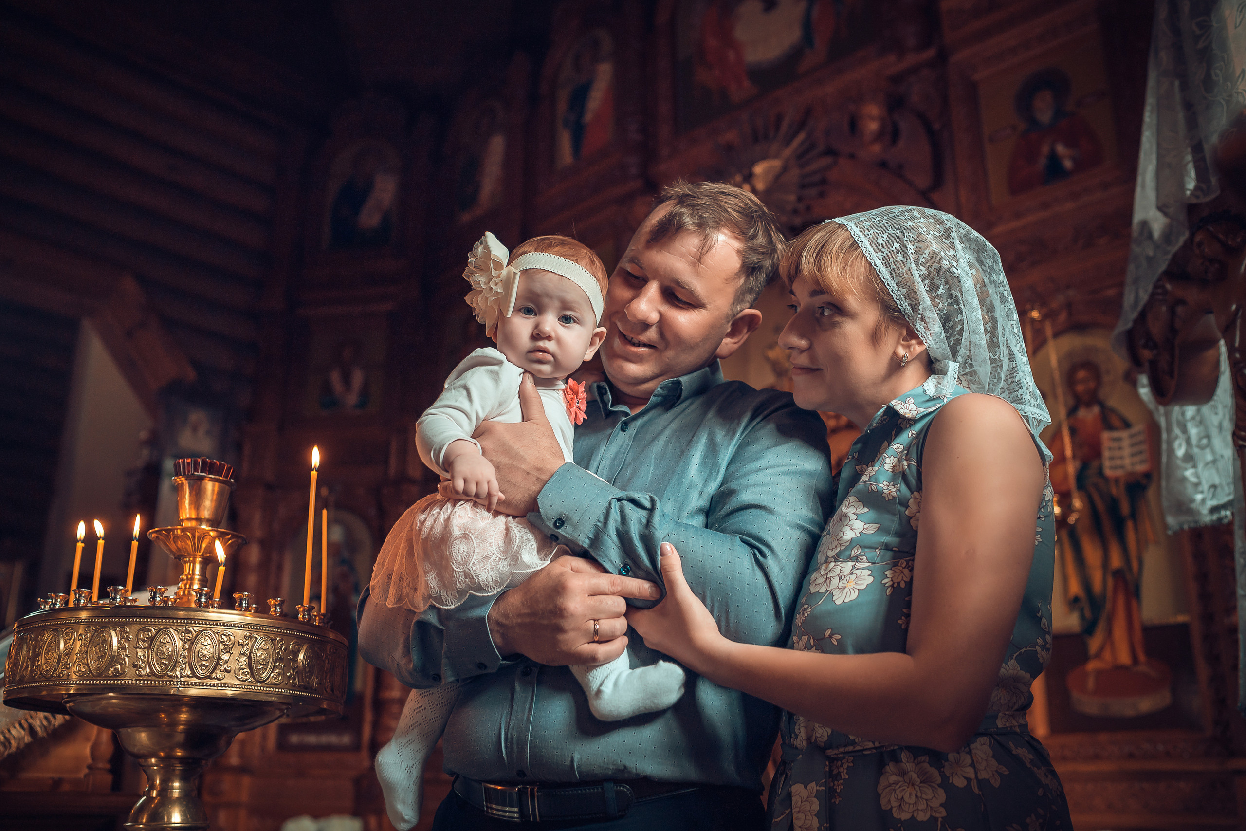 Крещение Виктории Храм Св. великомученика Пантелеймона. Фотограф на Крещение и Венчание в Красноярске Рамазанова Юлия