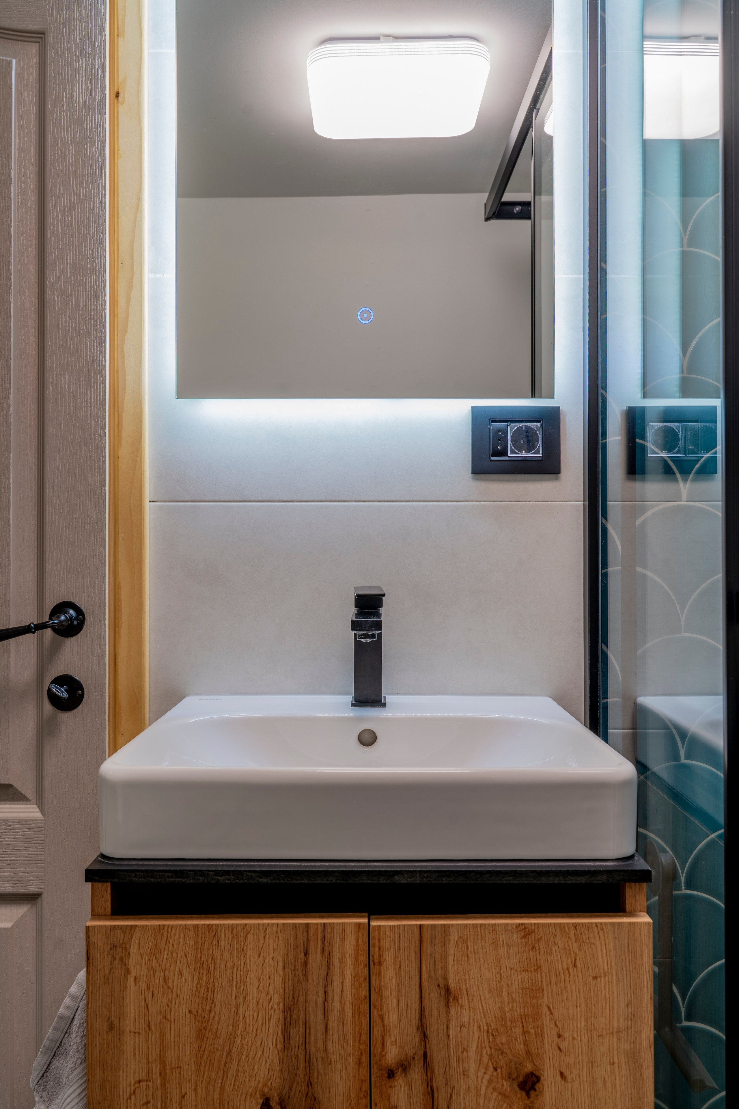 Viktorija Chalet. Photographer Liana Sudets Serbia Kopaonik Brzece Brus