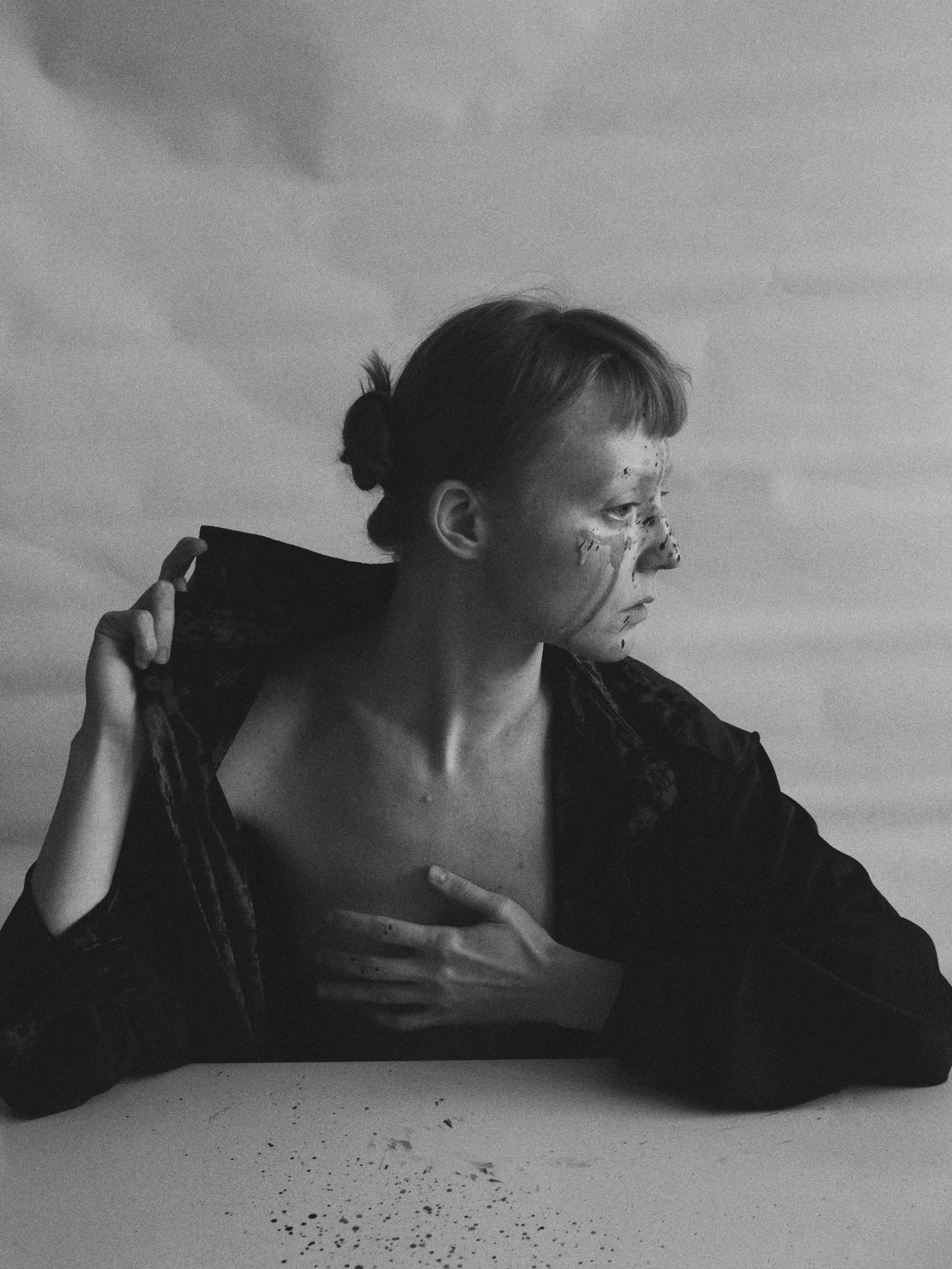 Черно-белые портретные снимки. Проектный фотограф Шабело Елена