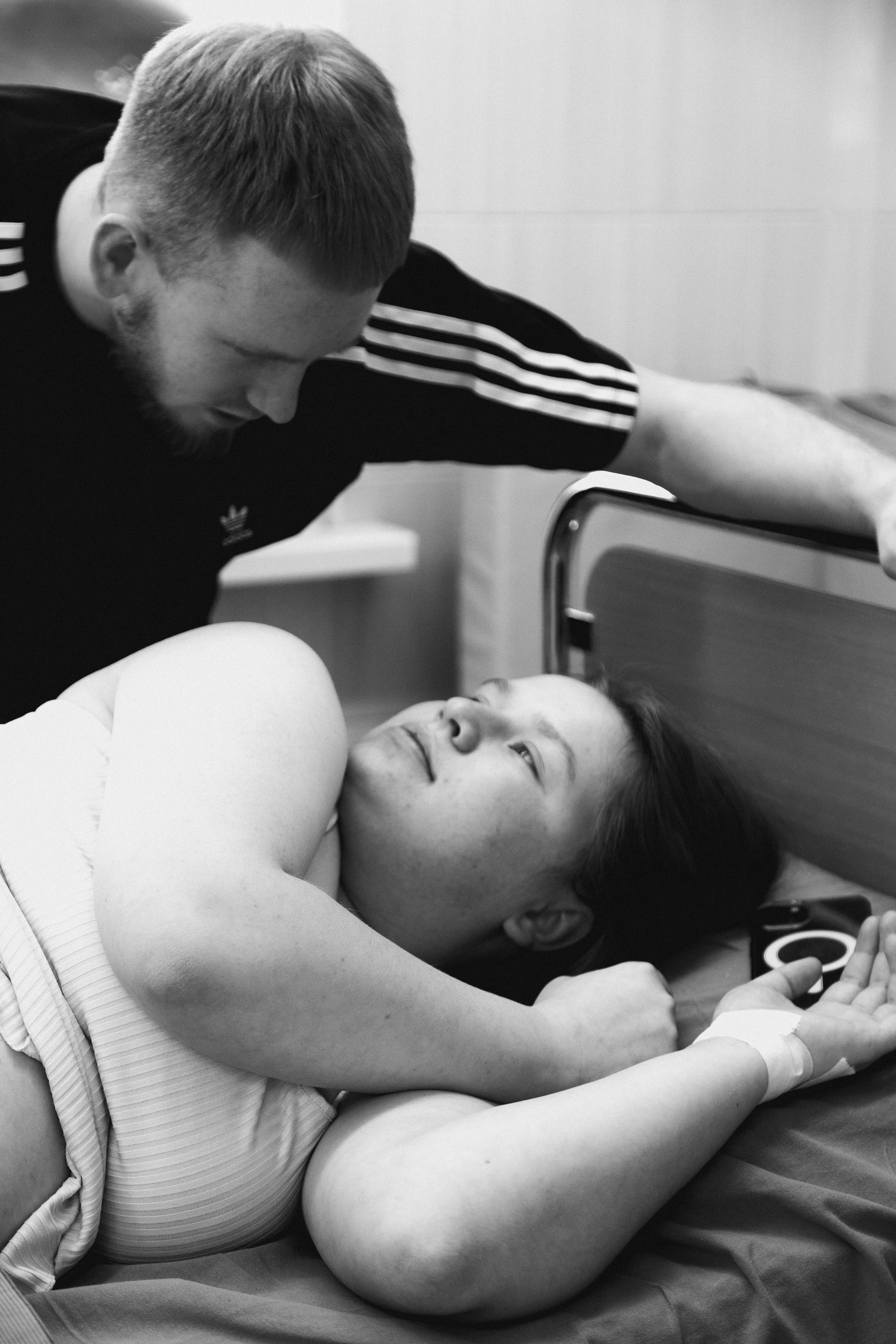 РОДЫ. МЕДИЦИНСКИЙ РЕПОРТАЖ О РОЖДЕНИИ РЕБЕНКА. ФОТОГРАФ АЛЕКСАНДРА ПЕРМЯКОВА