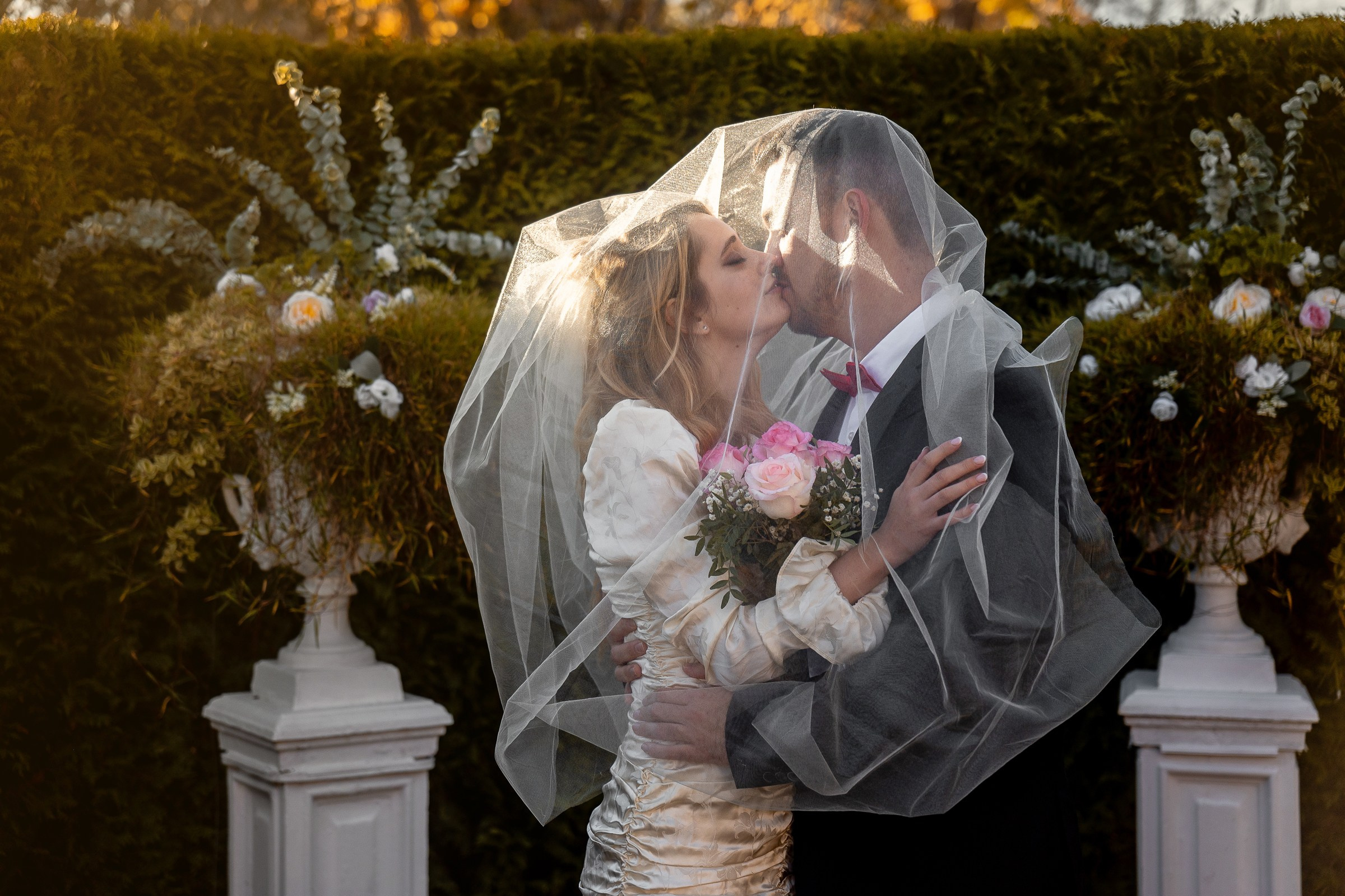 Кирилл и Эмми | Резиденция Королей, Замковый пруд. Фотограф Елена Медок Калининград