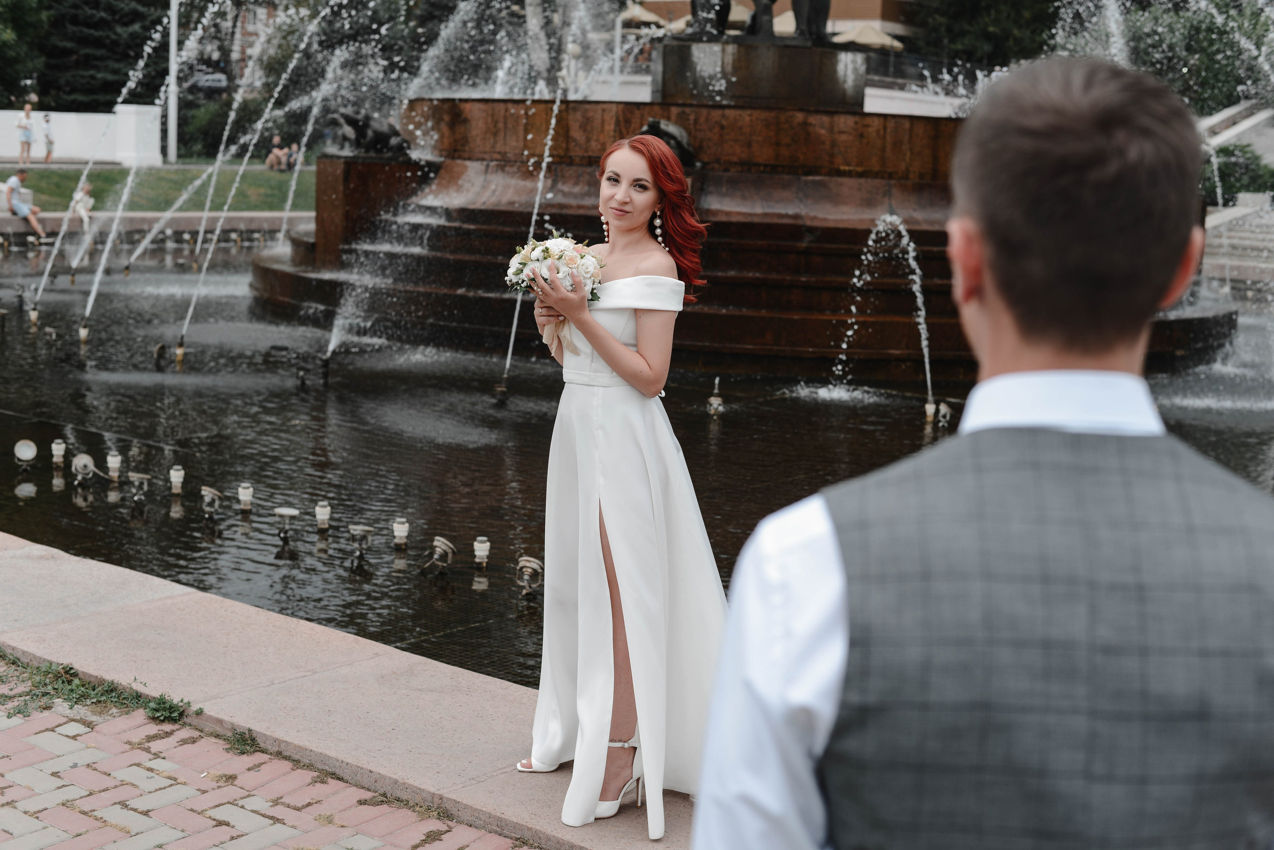 Свадебная прогулка по городу. Фотограф Ярута Оксана / Ростов-на-Дону