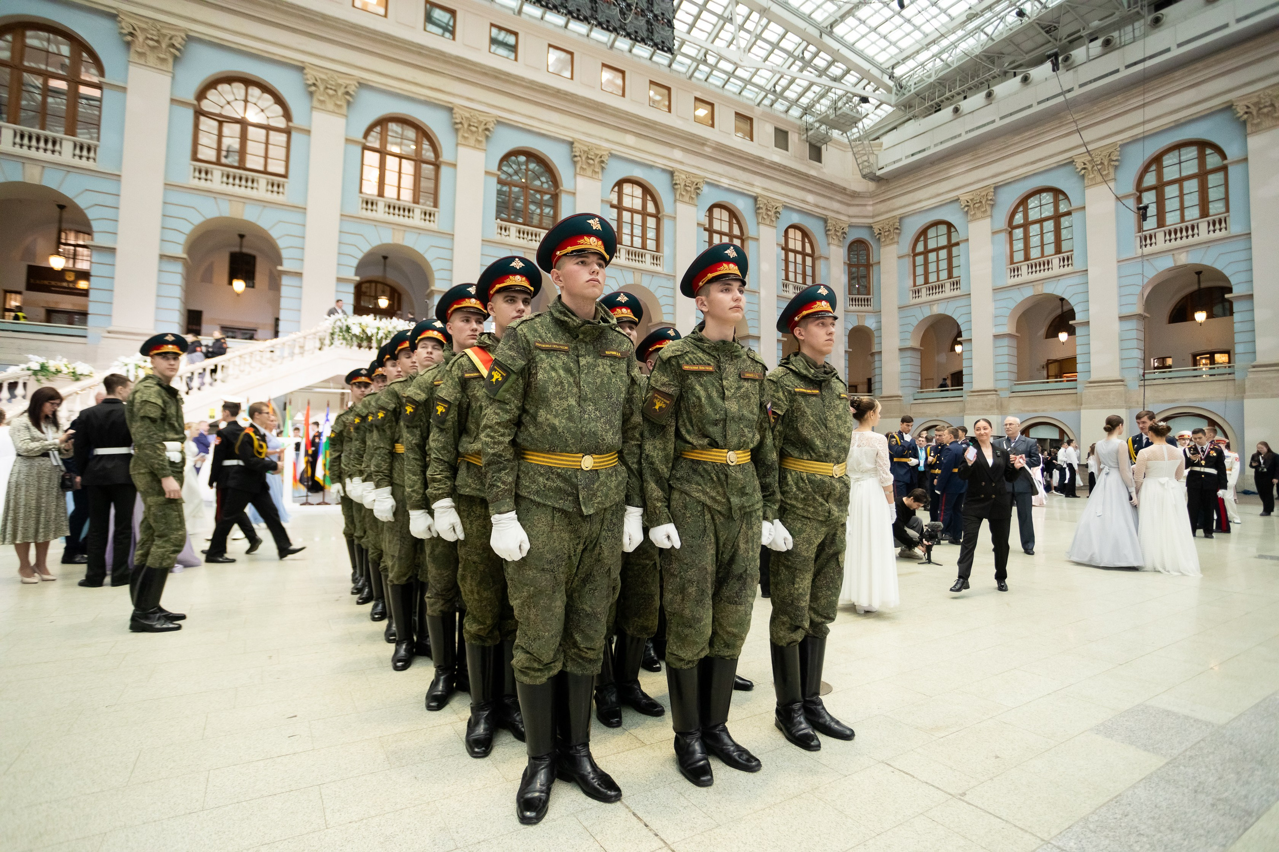 Кадетский бал. VICTOR SAPOZHNIKOV